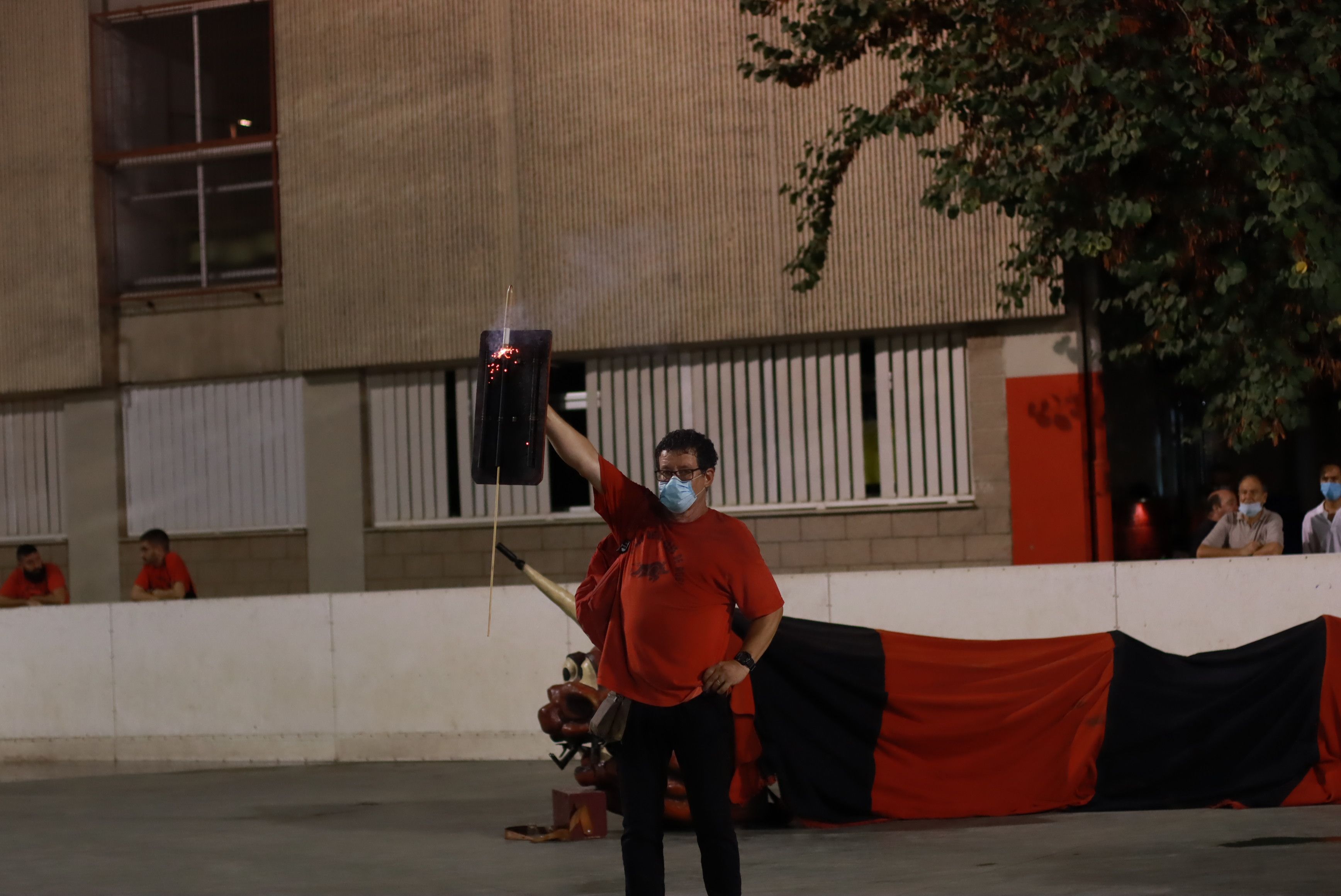 Les bèsties de foc i les colles de diables de Rubí donen el tret de sortida a la Festa Major Petita de Sant Roc. FOTO: Josep Llamas