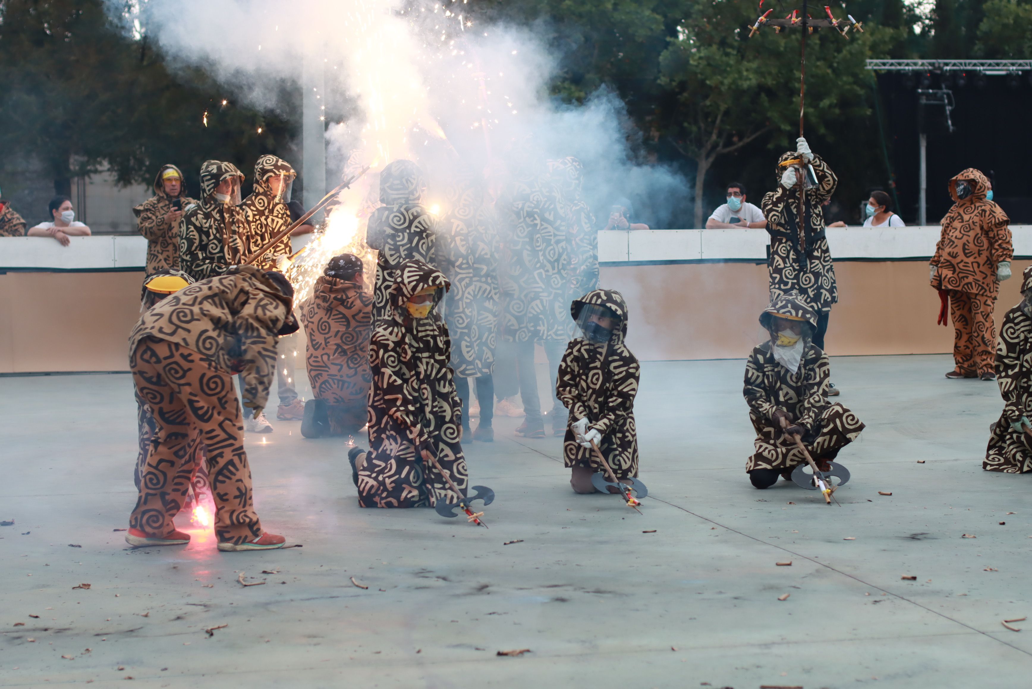 Moment del raval infantil amb la Colla de Diables de la Riera, la Colla de Diables Rubeo Diablorum i la Colla de Diables de Rubí. FOTO: Josep Llamas