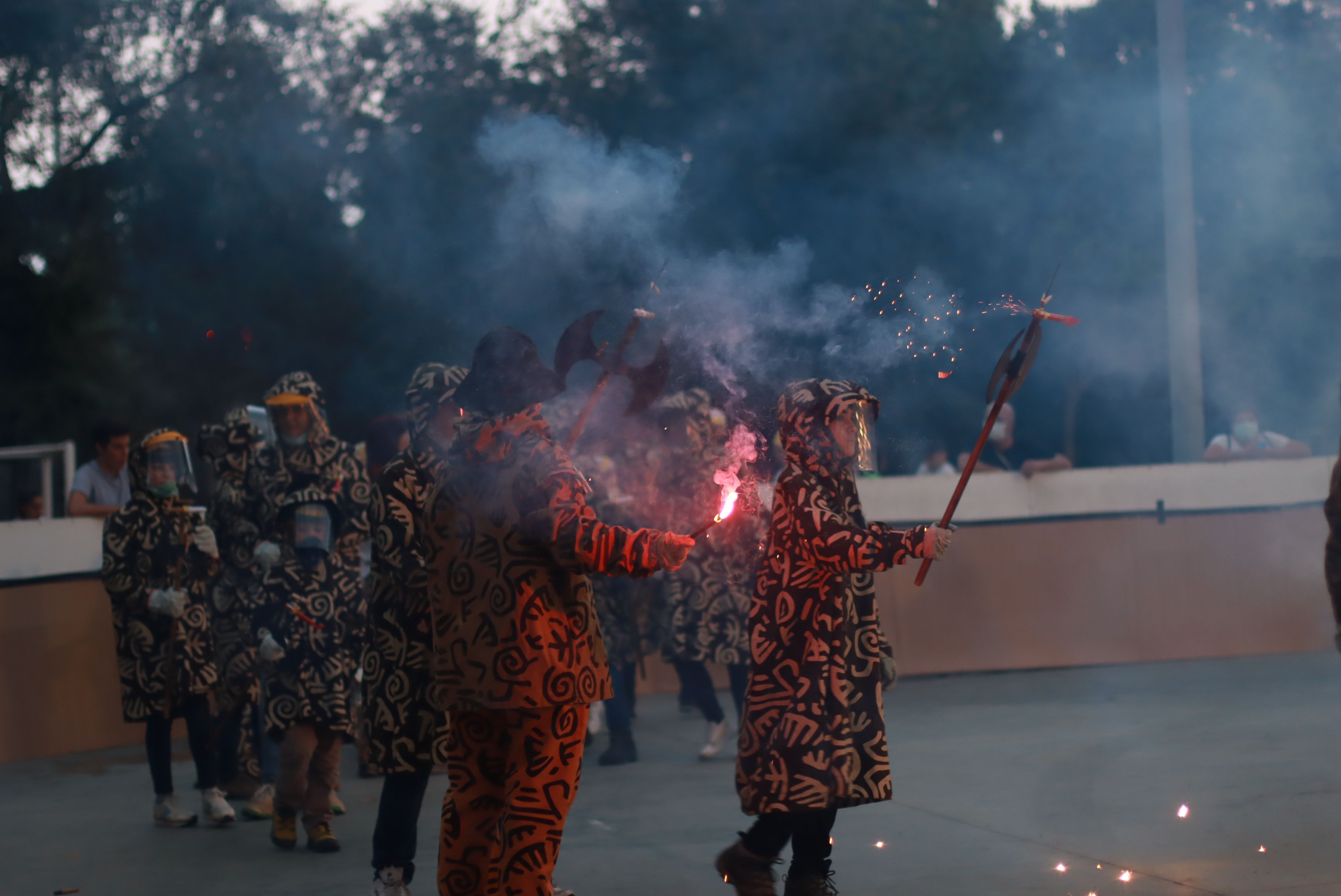 Moment del raval infantil amb la Colla de Diables de la Riera, la Colla de Diables Rubeo Diablorum i la Colla de Diables de Rubí. FOTO: Josep Llamas