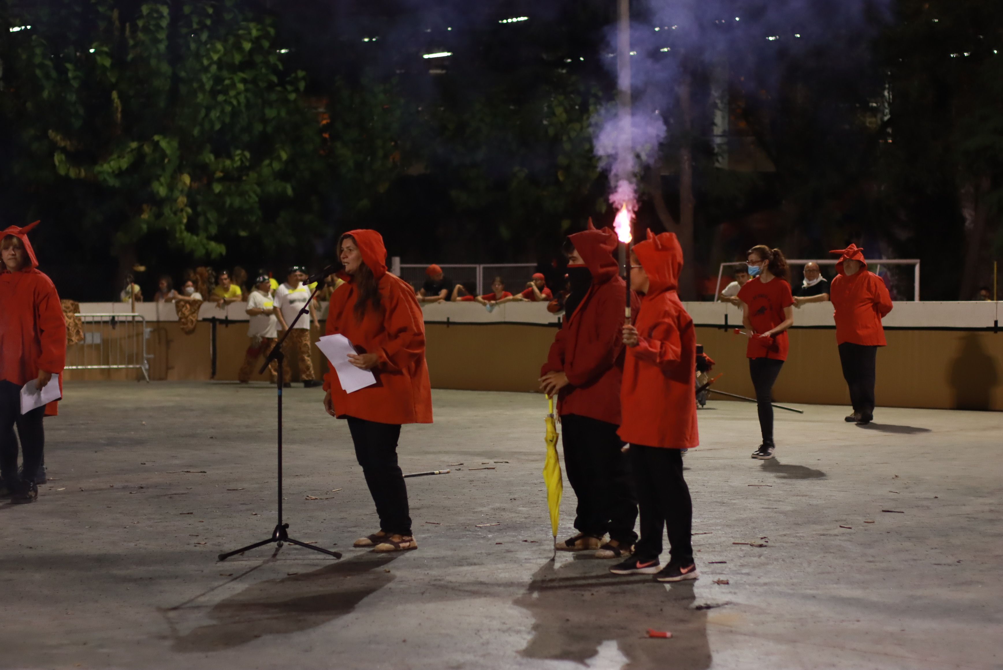 Versots amb la Colla de Diables de la Riera, la Colla de Diables Rubeo Diablorum i la Colla de Diables de Rubí. FOTO: Josep Llamas