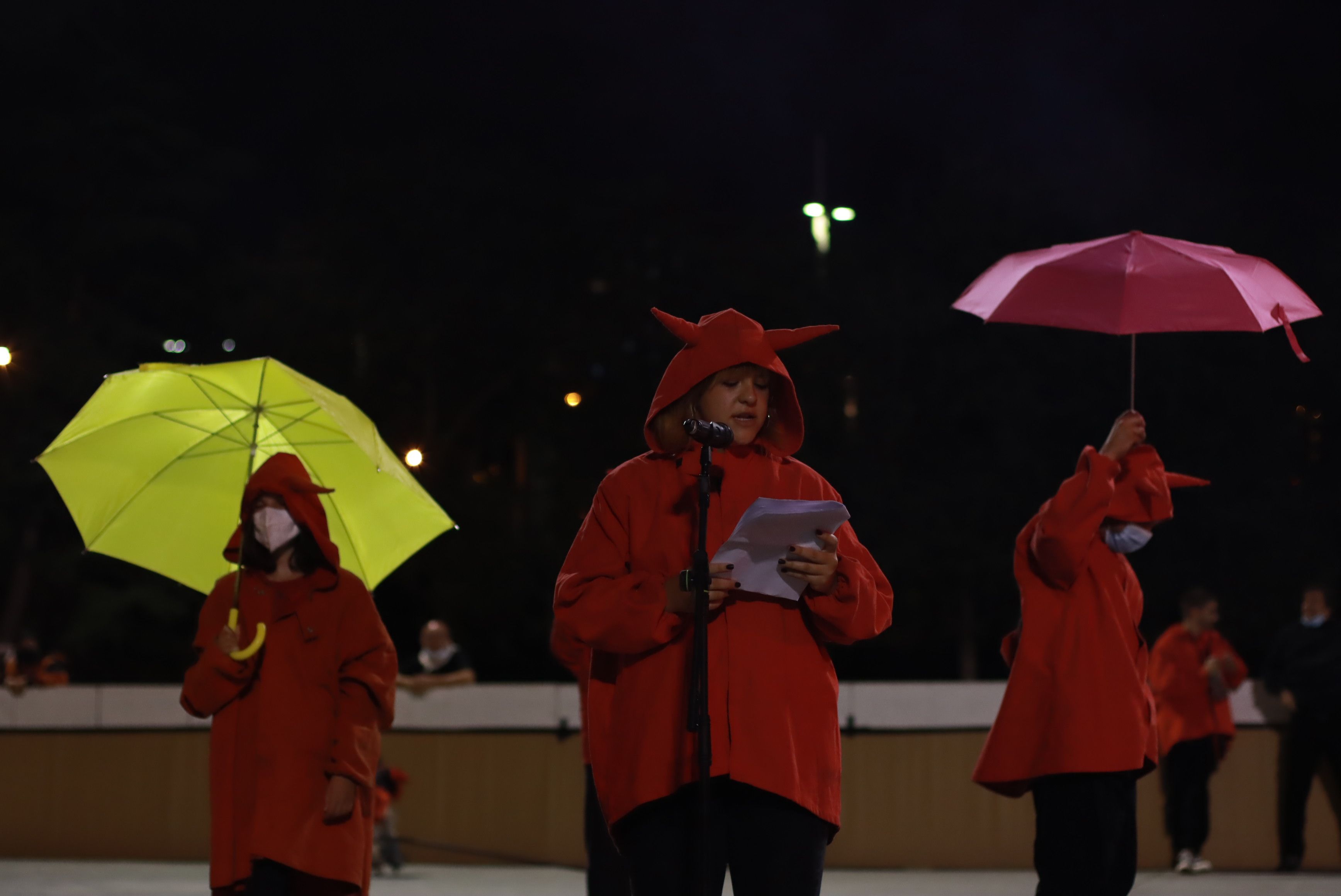 Versots amb la Colla de Diables de la Riera, la Colla de Diables Rubeo Diablorum i la Colla de Diables de Rubí. FOTO: Josep Llamas