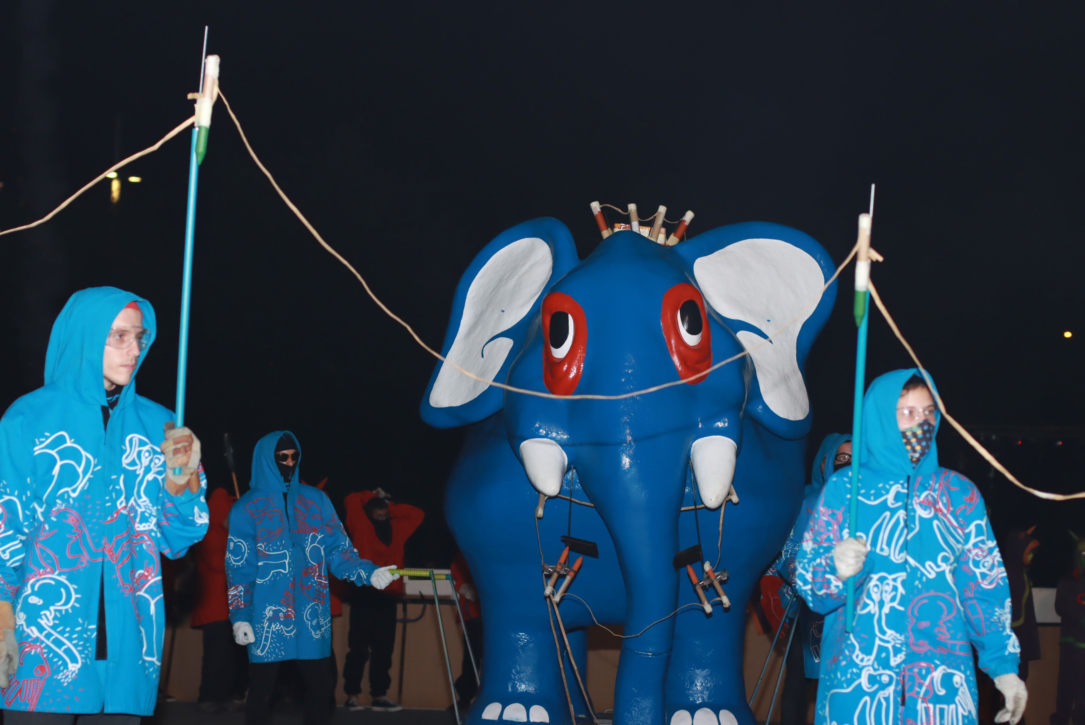 El Bòjum participa com a Bèstia de Foc al raval gran de foc de la Festa Major Petita de Sant Roc. FOTO: Josep Llamas