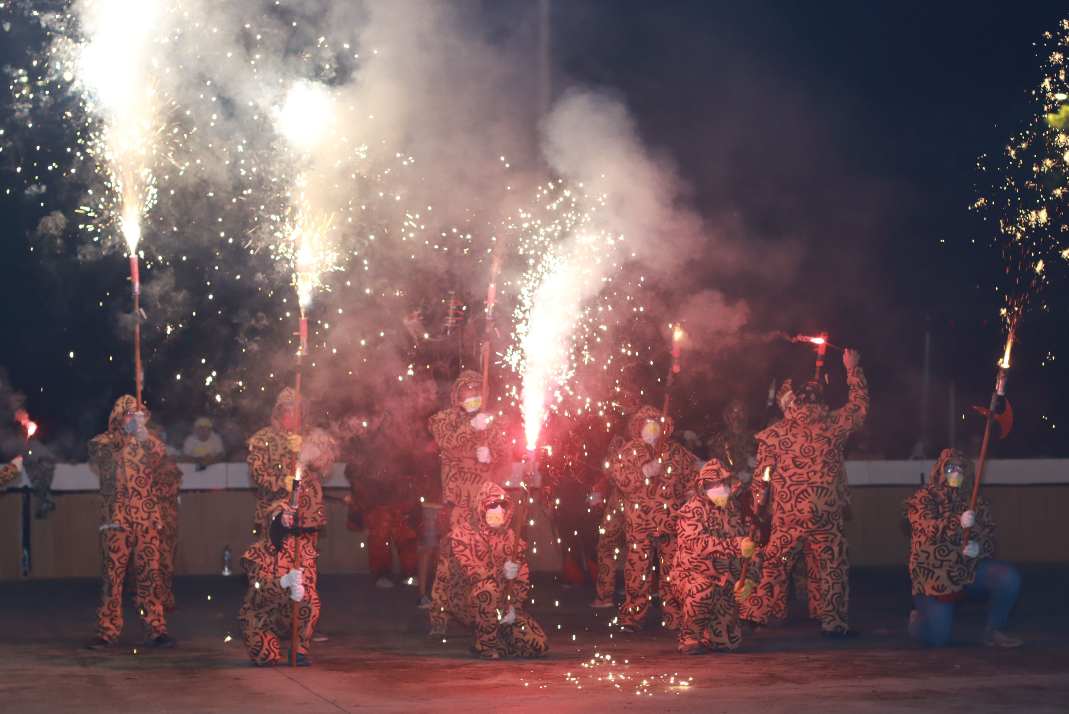 Raval de foc amb la la Colla de Diables de la Riera, la Colla de Diables Rubeo Diablorum i la Colla de Diables de Rubí. FOTO: Josep Llamas