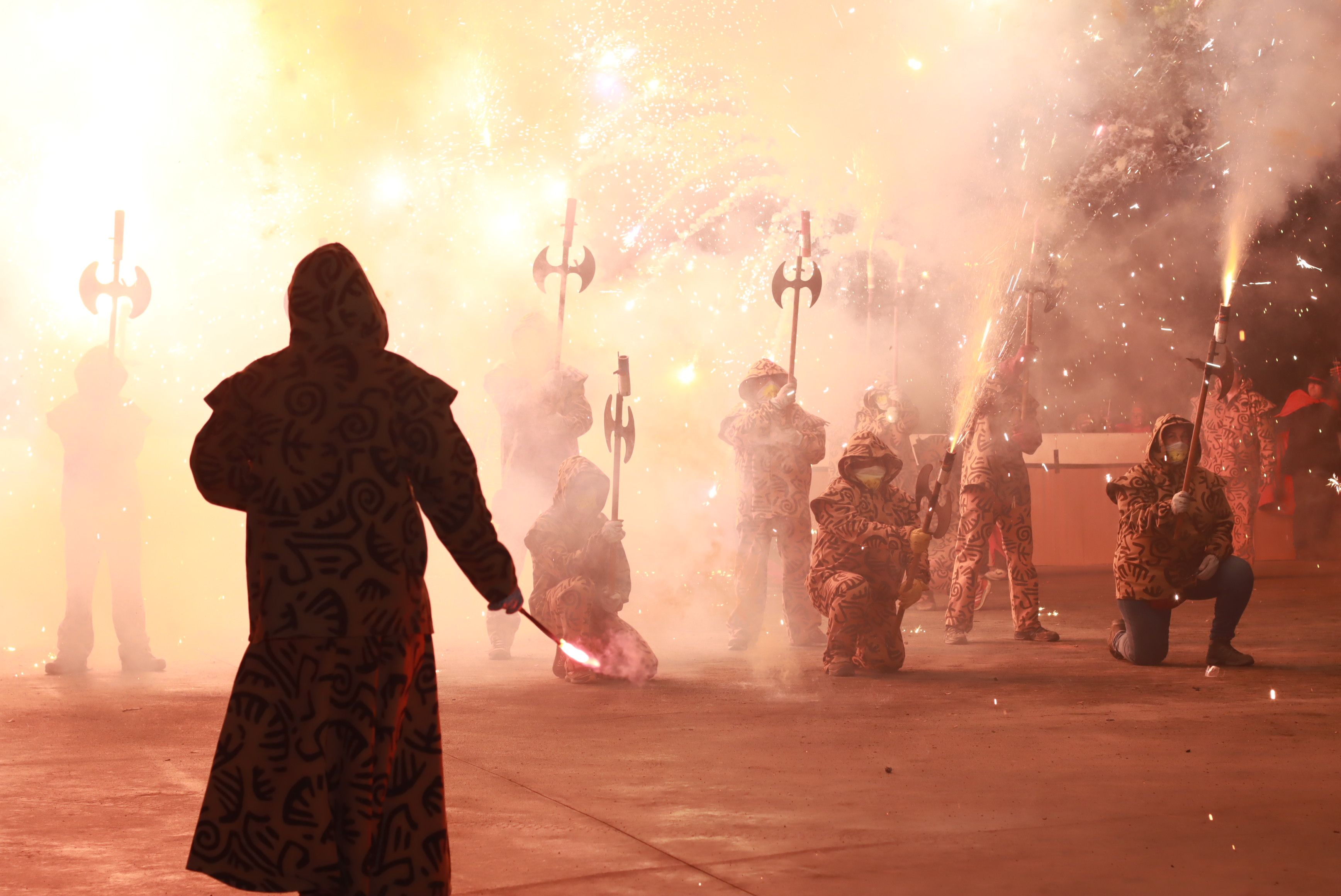 Raval de foc amb la la Colla de Diables de la Riera, la Colla de Diables Rubeo Diablorum i la Colla de Diables de Rubí. FOTO: Josep Llamas