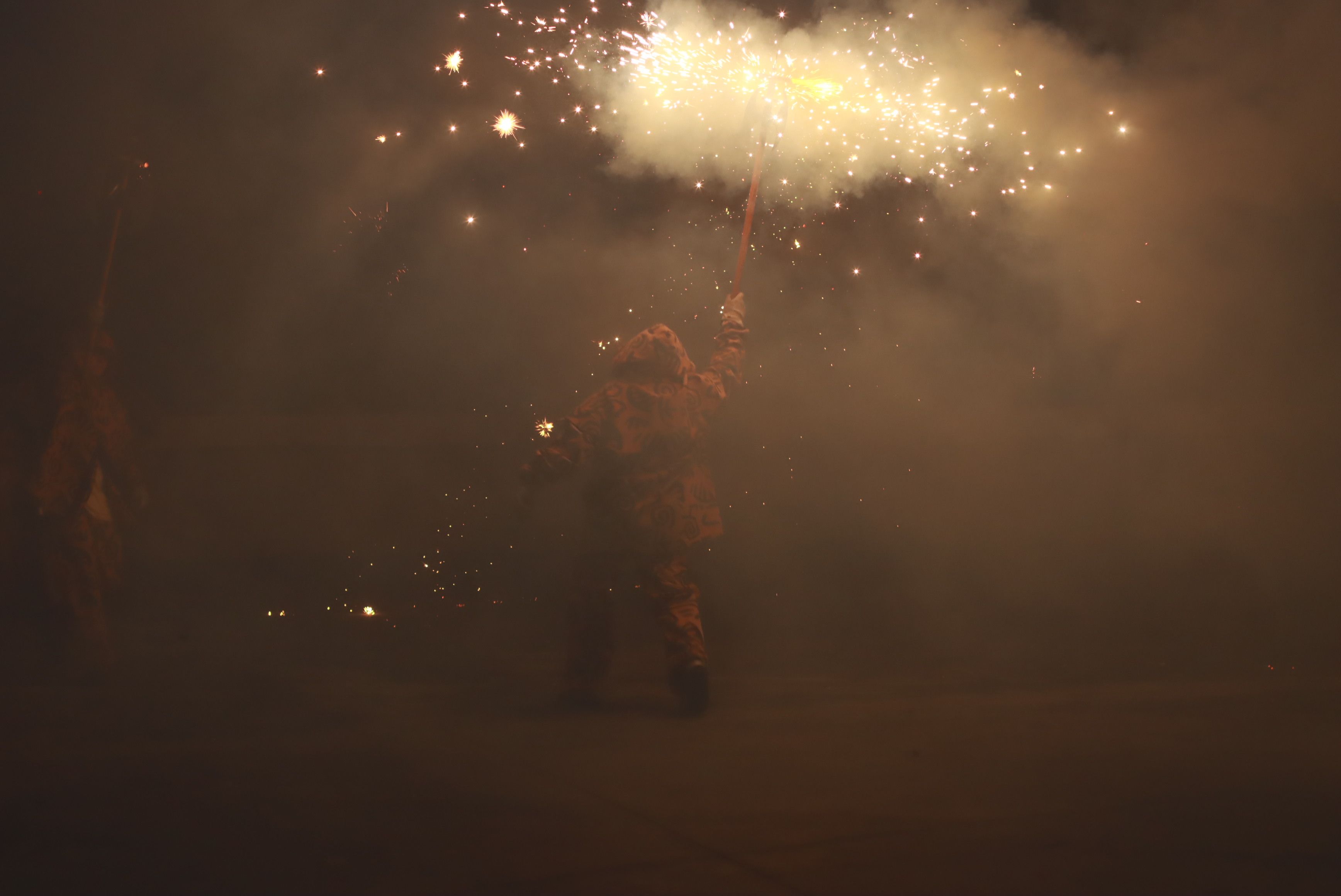 Raval de foc amb la la Colla de Diables de la Riera, la Colla de Diables Rubeo Diablorum i la Colla de Diables de Rubí. FOTO: Josep Llamas