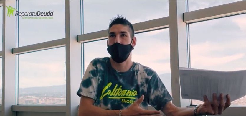 El rubinenc Manuel Martín explica la seva experiència en un vídeo cedit pel despatx d'advocats Repara tu Deuda Abogados
