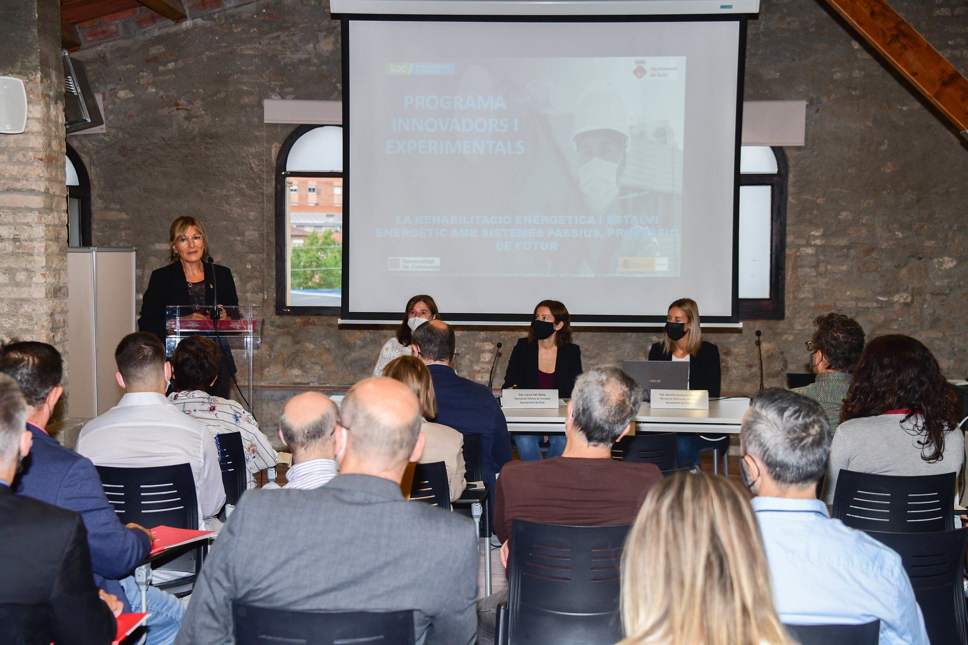 Èxit del programa "La rehabilitació i estalvi energètic amb sistemes passius. Professió de futur". FOTO: Ajuntament de Rubí - Localpres