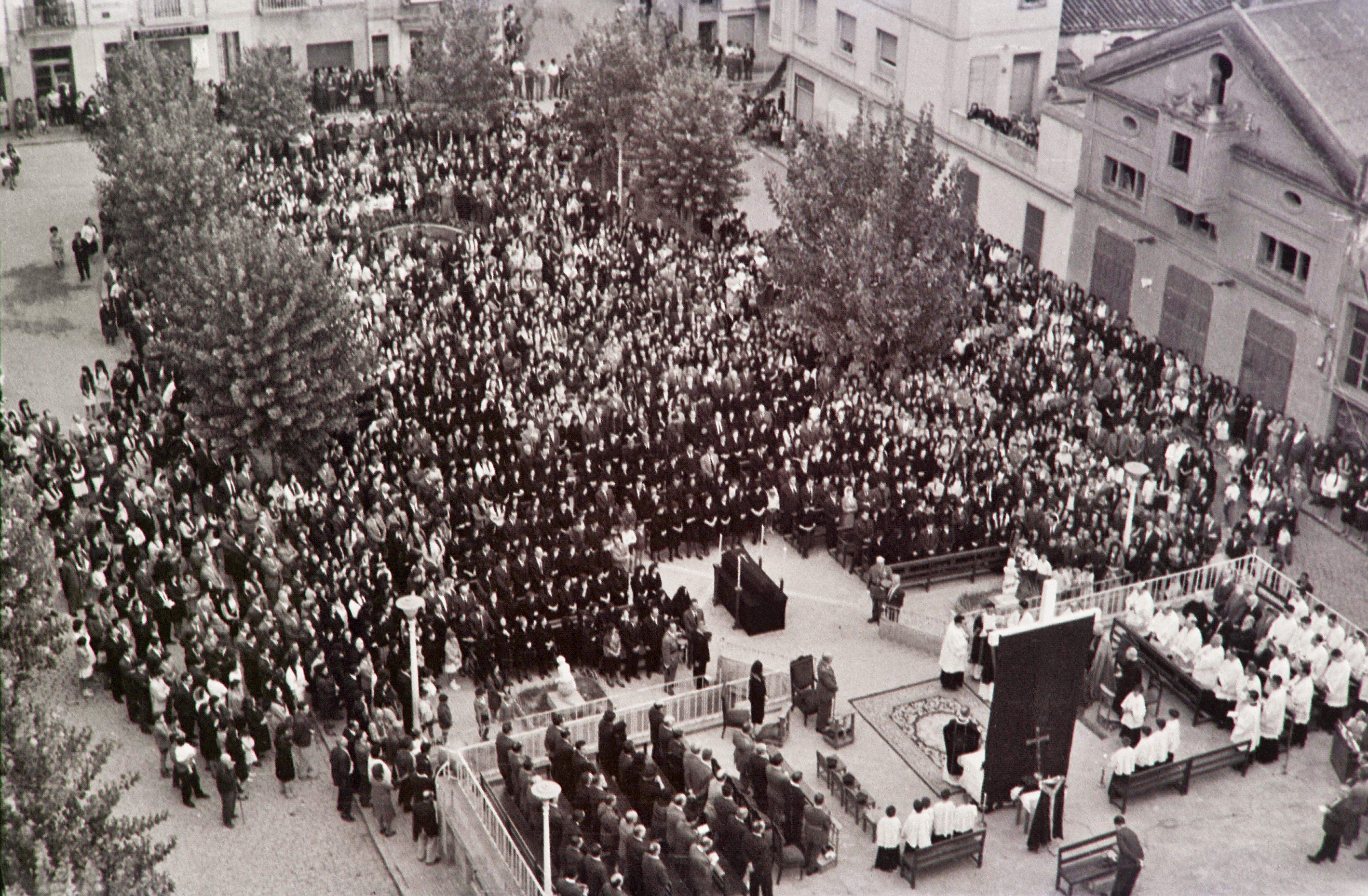 El funeral de les víctimes de la rierada, 6 d’octubre de 1962. FOTO: Josep Feliubadaló. Fons Josep Maria Roset.