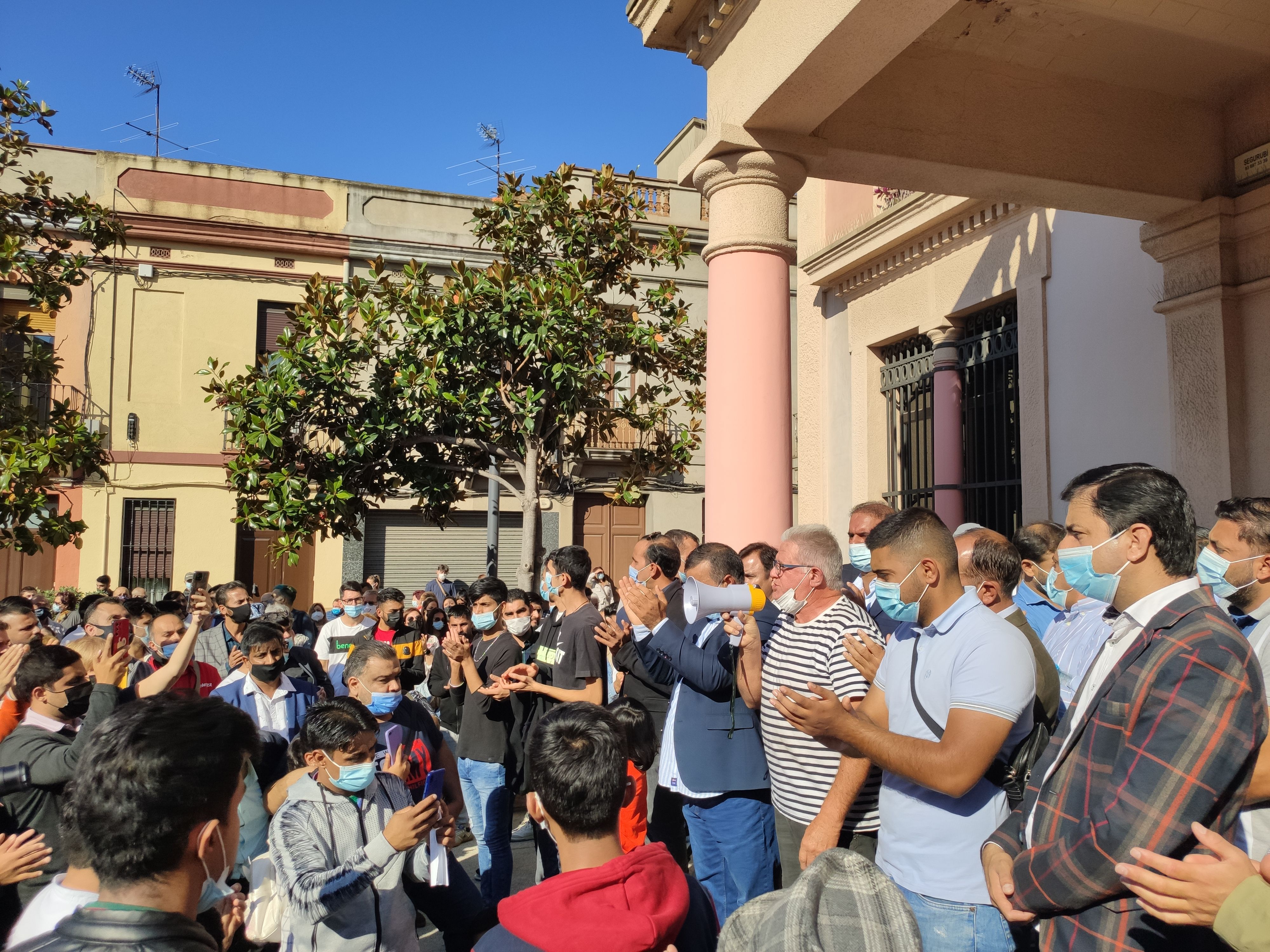 A la concentració també han parlat membres de la plataforma ciutadana SOS Rubí. FOTO: NHS