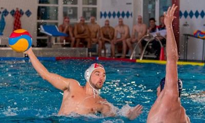 L'equip masculí de waterpolo del CN Rubí aconsegueix la seva primera victòria. FOTO: Cedida L'equip masculí de waterpolo del CN Rubí aconsegueix la seva primera victòria. FOTO: Cedida