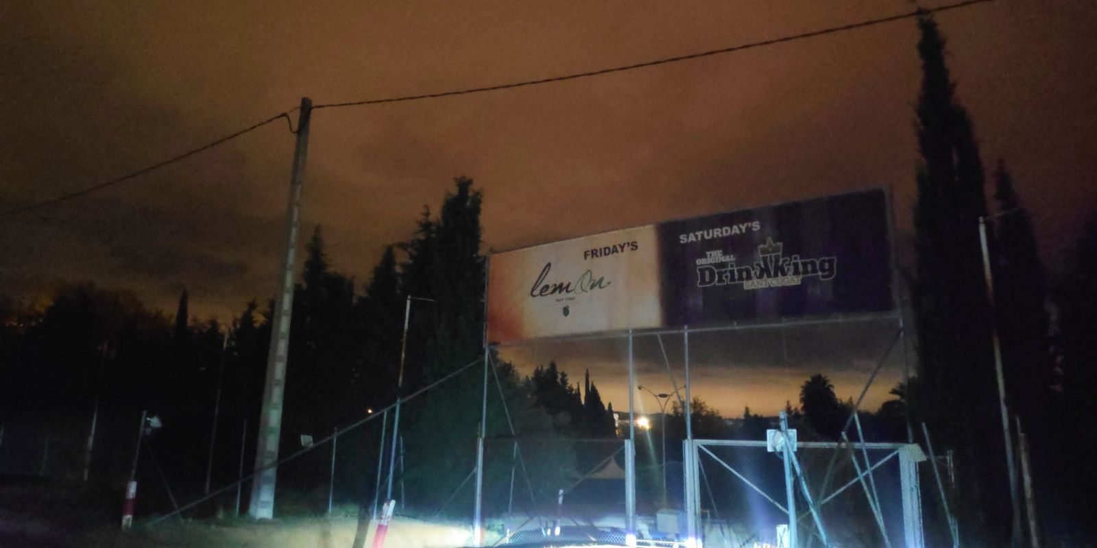 img 2026 ferits lleus en l'exterior d'un local d'oci nocturn a Sant Cugat. FOTO: Amit Gay img 2026 ferits lleus en l'exterior d'un local d'oci nocturn a Sant Cugat. FOTO: Amit Gay