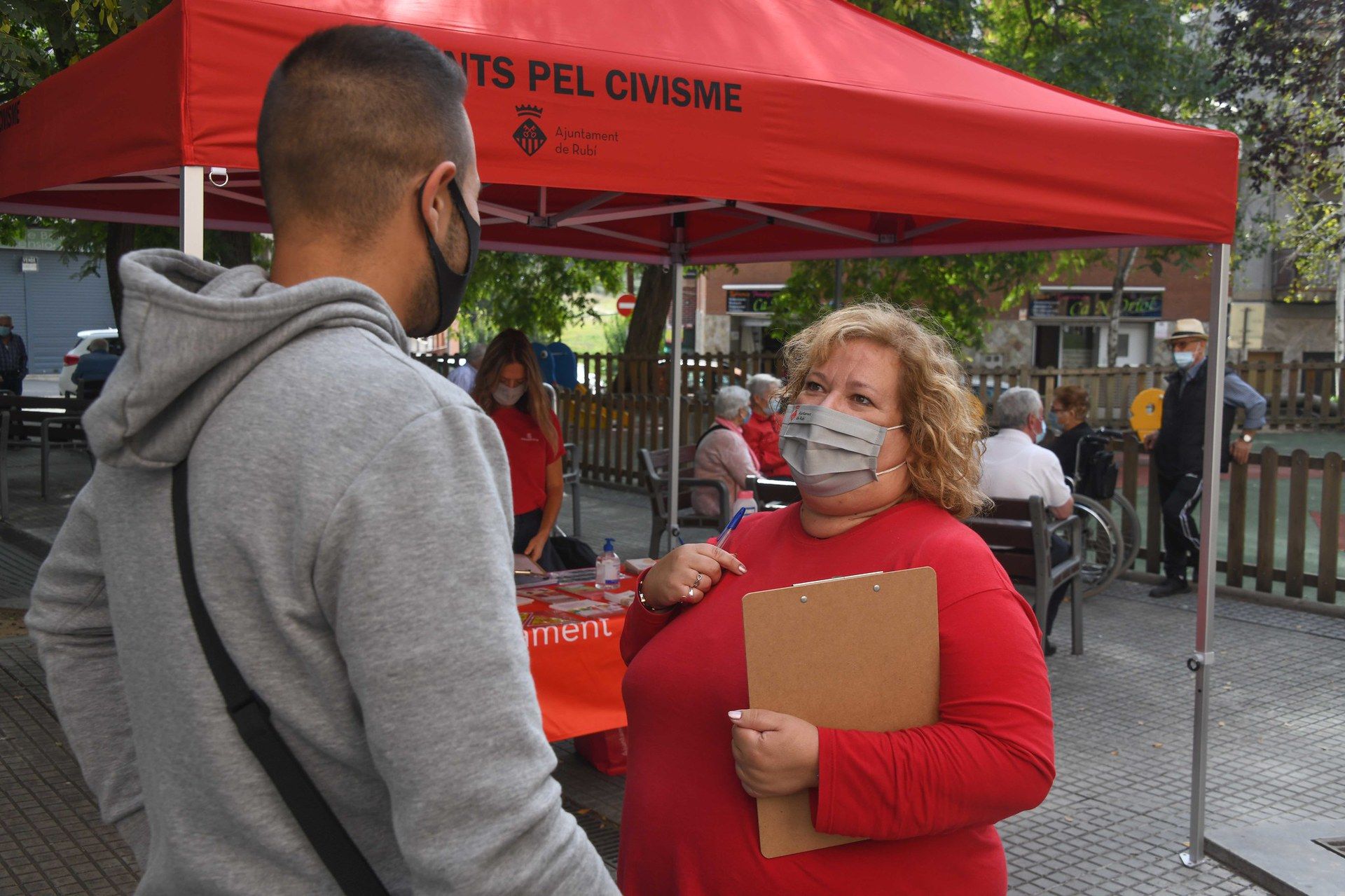 Les agents cíviques intensifiquen la seva tasca. FOTO: Ajuntament/Localpres