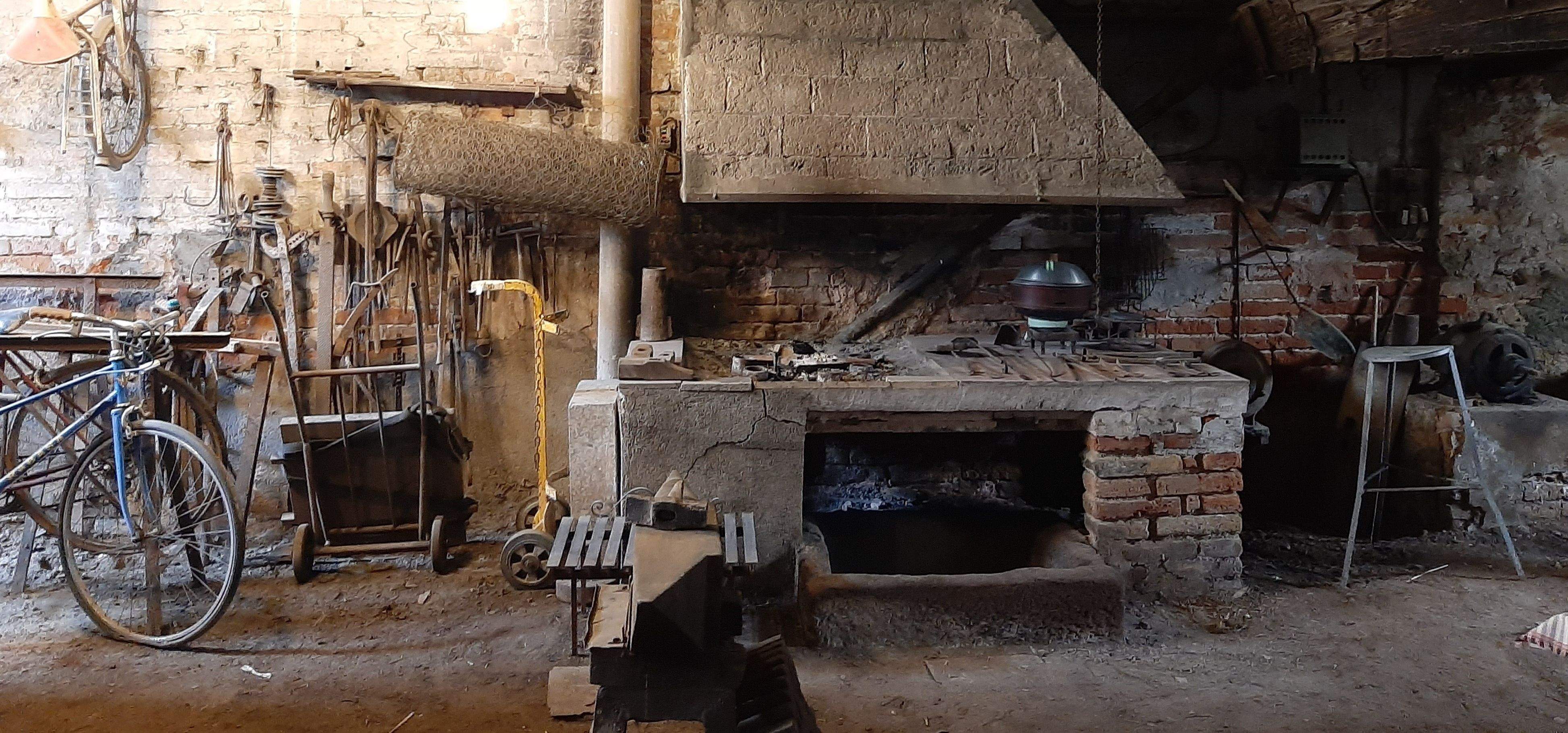 L’interior de la serralleria Solsona fotografiada en el mes de maig de 2021 per Jordi Vilalta L’interior de la serralleria Solsona fotografiada en el mes de maig de 2021 per Jordi Vilalta