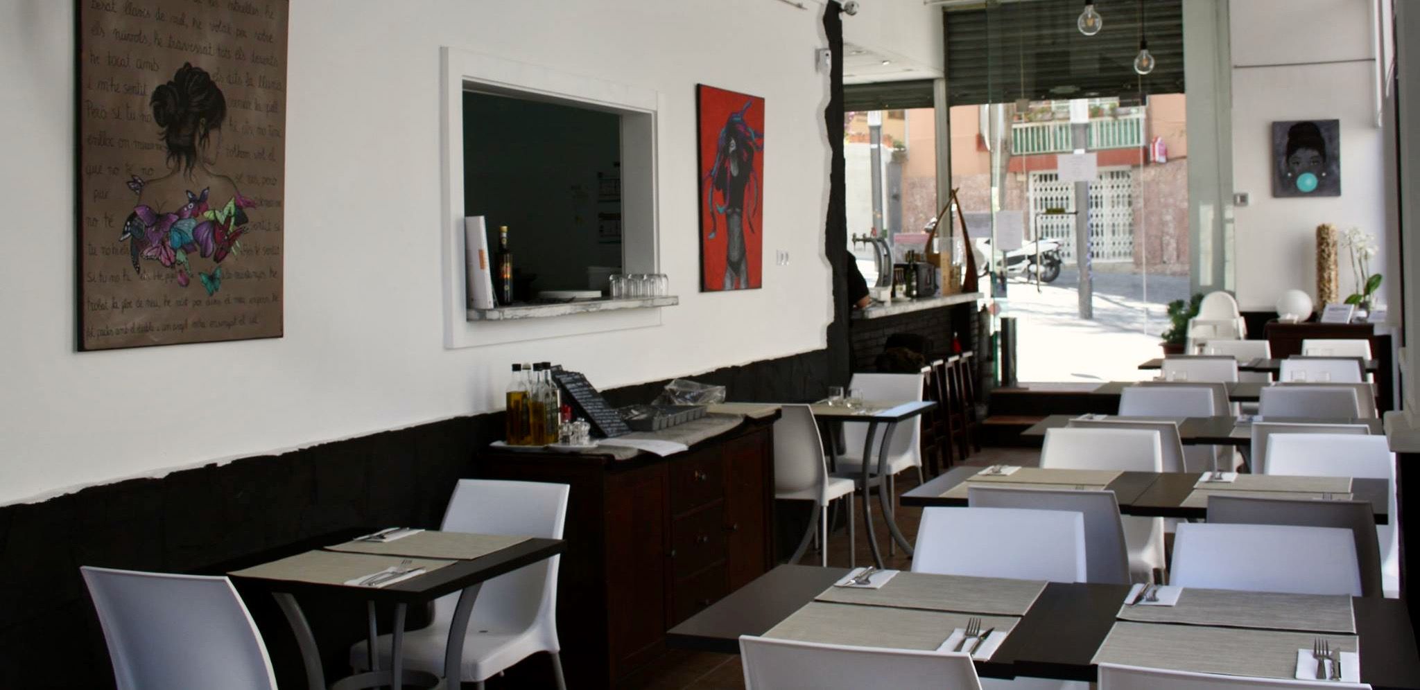 El restaurant L'Artesana està al carrer de Montserrat 15 de Rubí. 