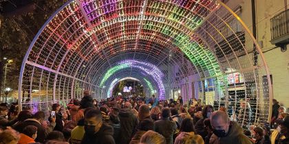 Imatge del túnel de la llum al carrer Maximí Fornés. FOTO: Arnau Martínez