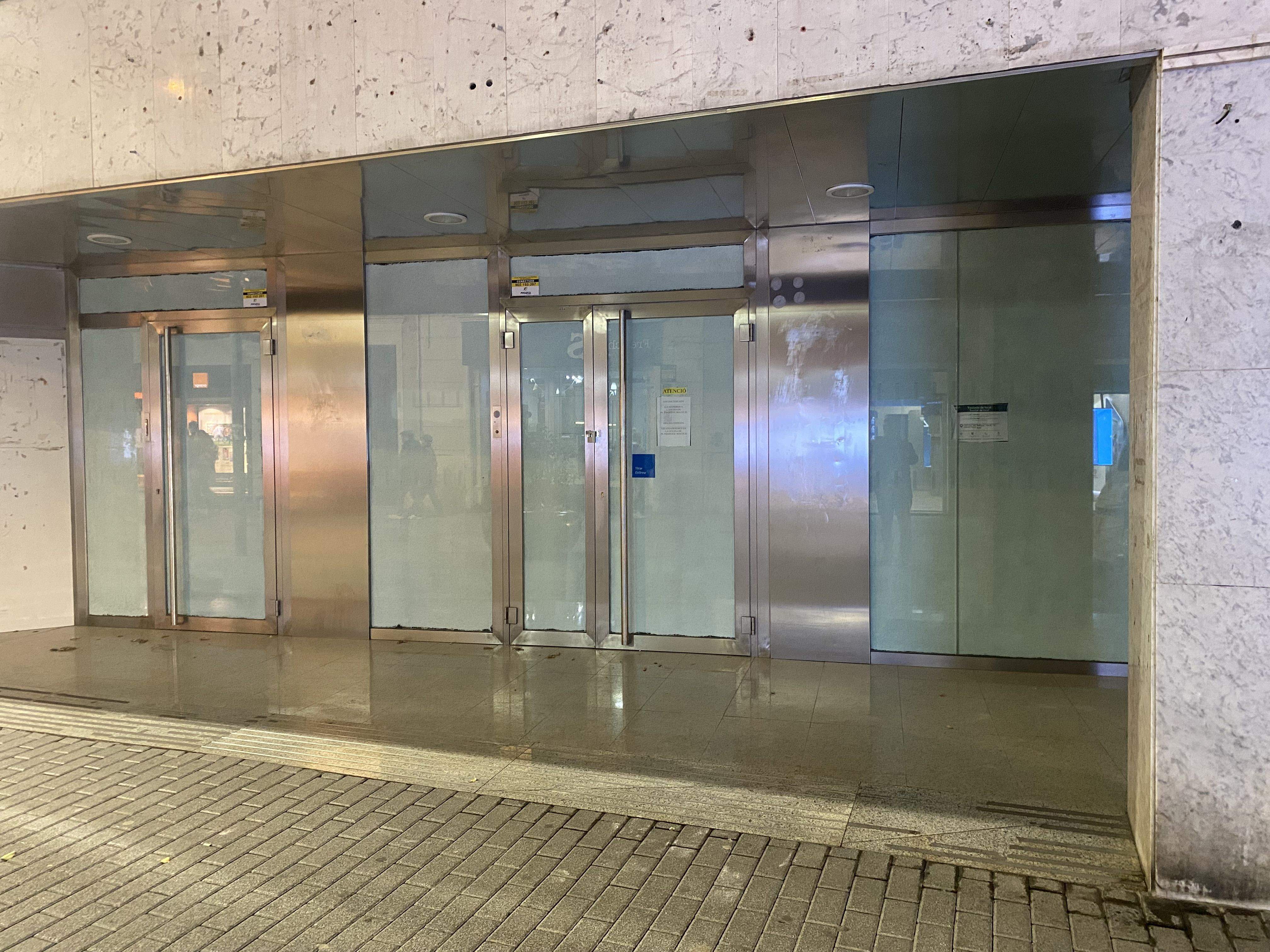 Una de les oficines més emblemàtiques de Caixa Terrassa a Rubí, que el BBVA va acabar tancant. FOTO: R.Cabús Una de les oficines més emblemàtiques de Caixa Terrassa a Rubí, que el BBVA va acabar tancant. FOTO: R.Cabús