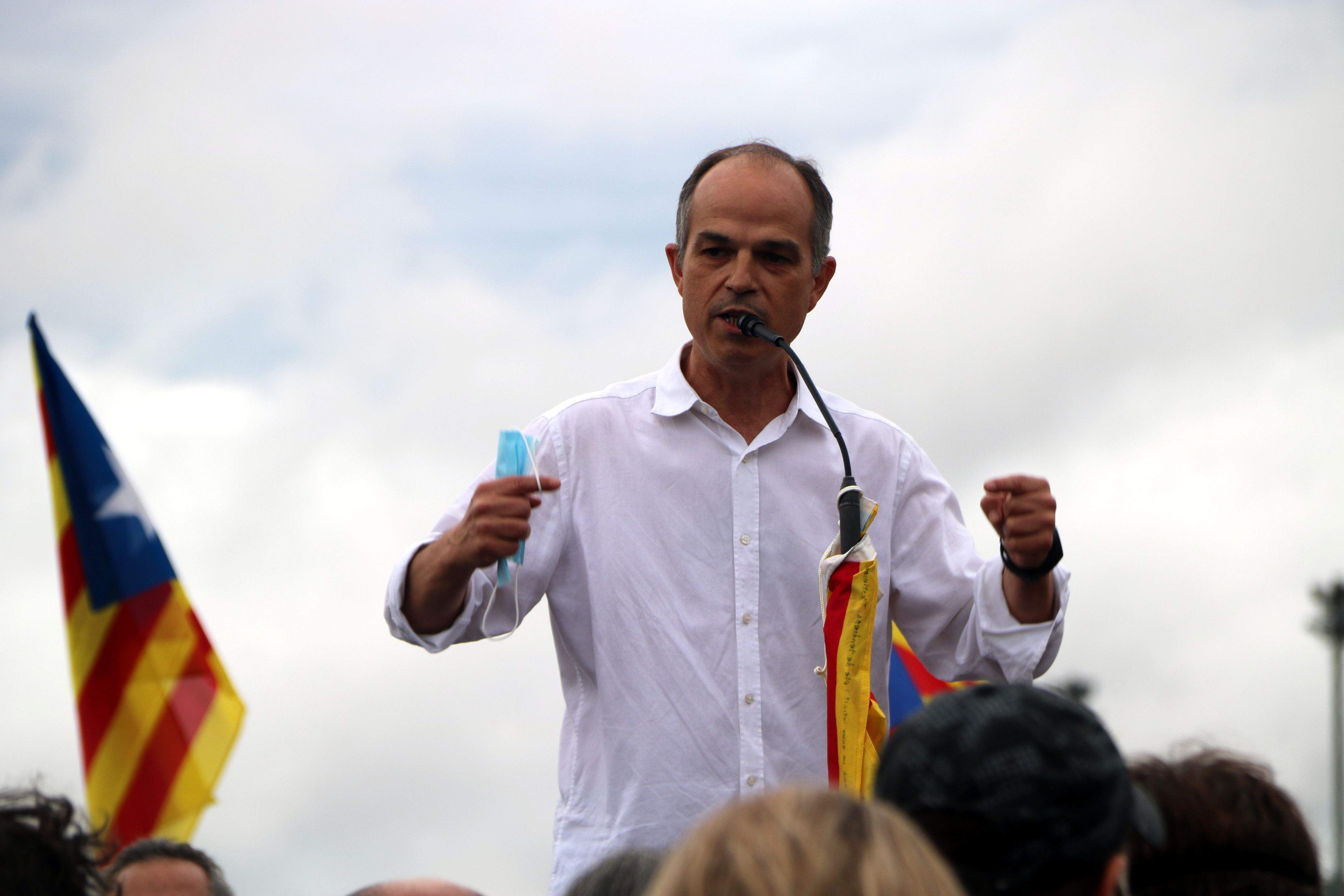Jordi Turull durant els parlaments a les portes de Lledoners el passat mes de juny. FOTO: Nia Escolà (ACN)