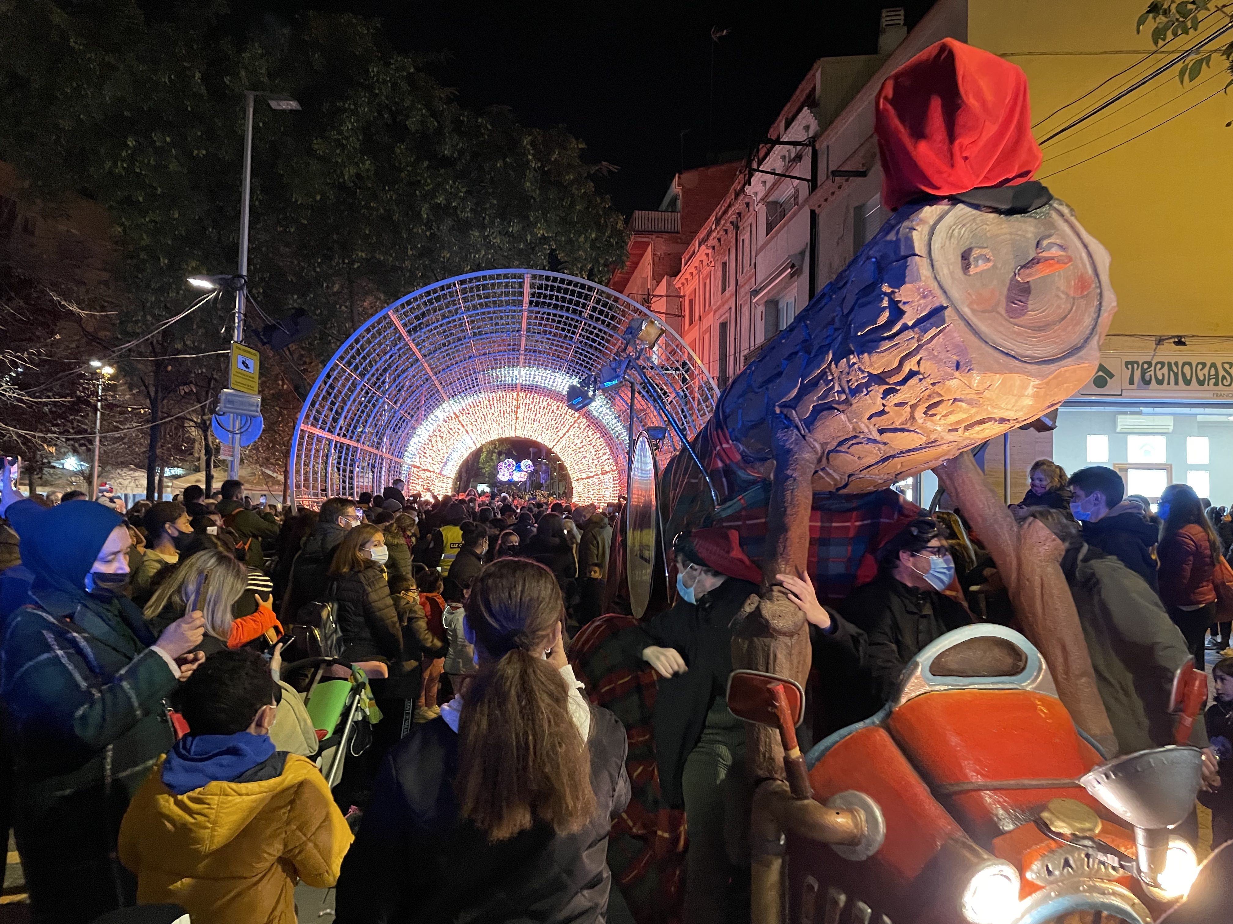 Encesa de llums de Nadal, el passat 26 de novembre, amb el Tió Gegant dels Comerciants en primer pla. FOTO: Arnau M. 