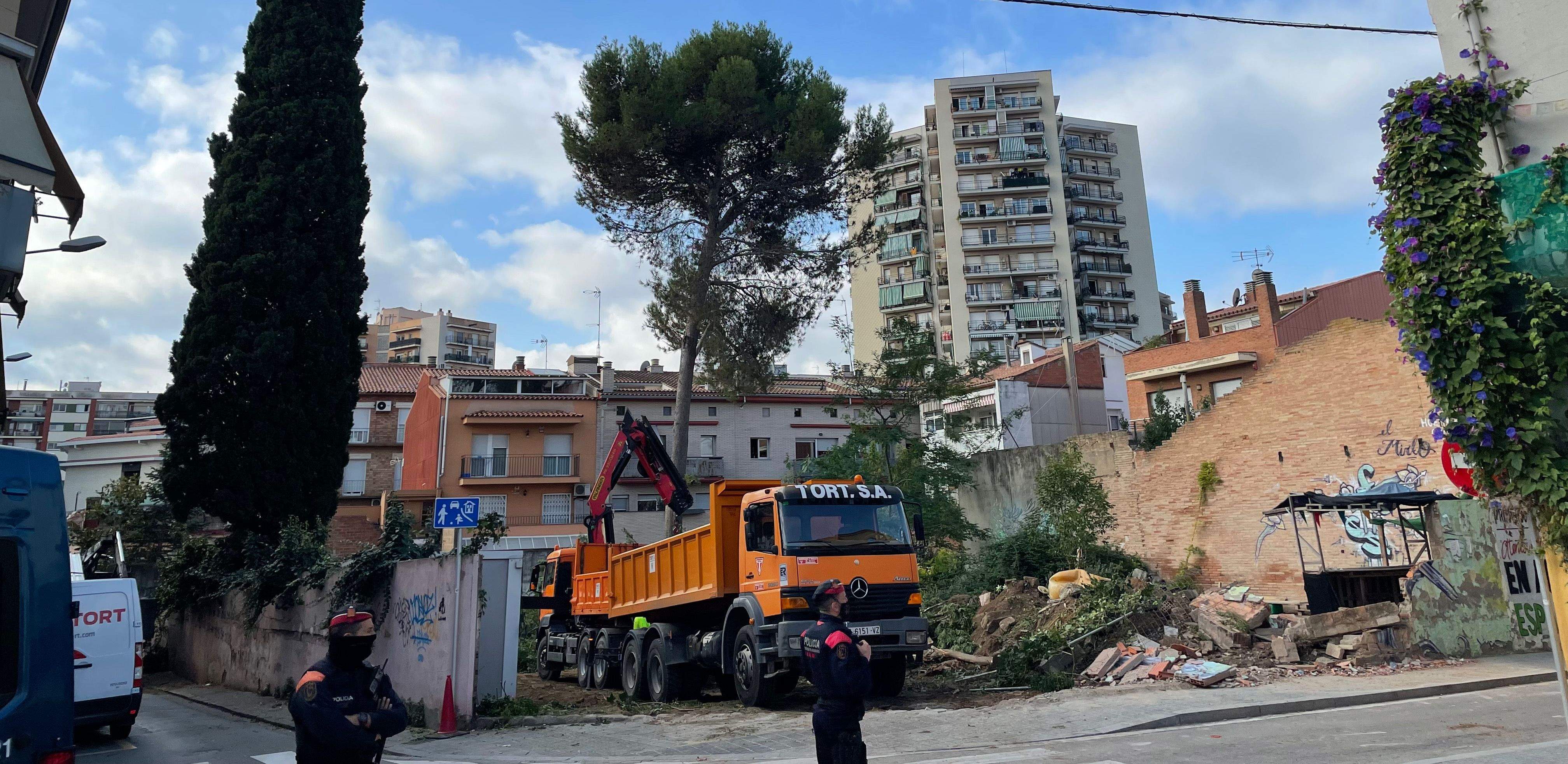 L'hort comunitari El Mirlo és enderrocat per construir pisos. FOTO: NHS