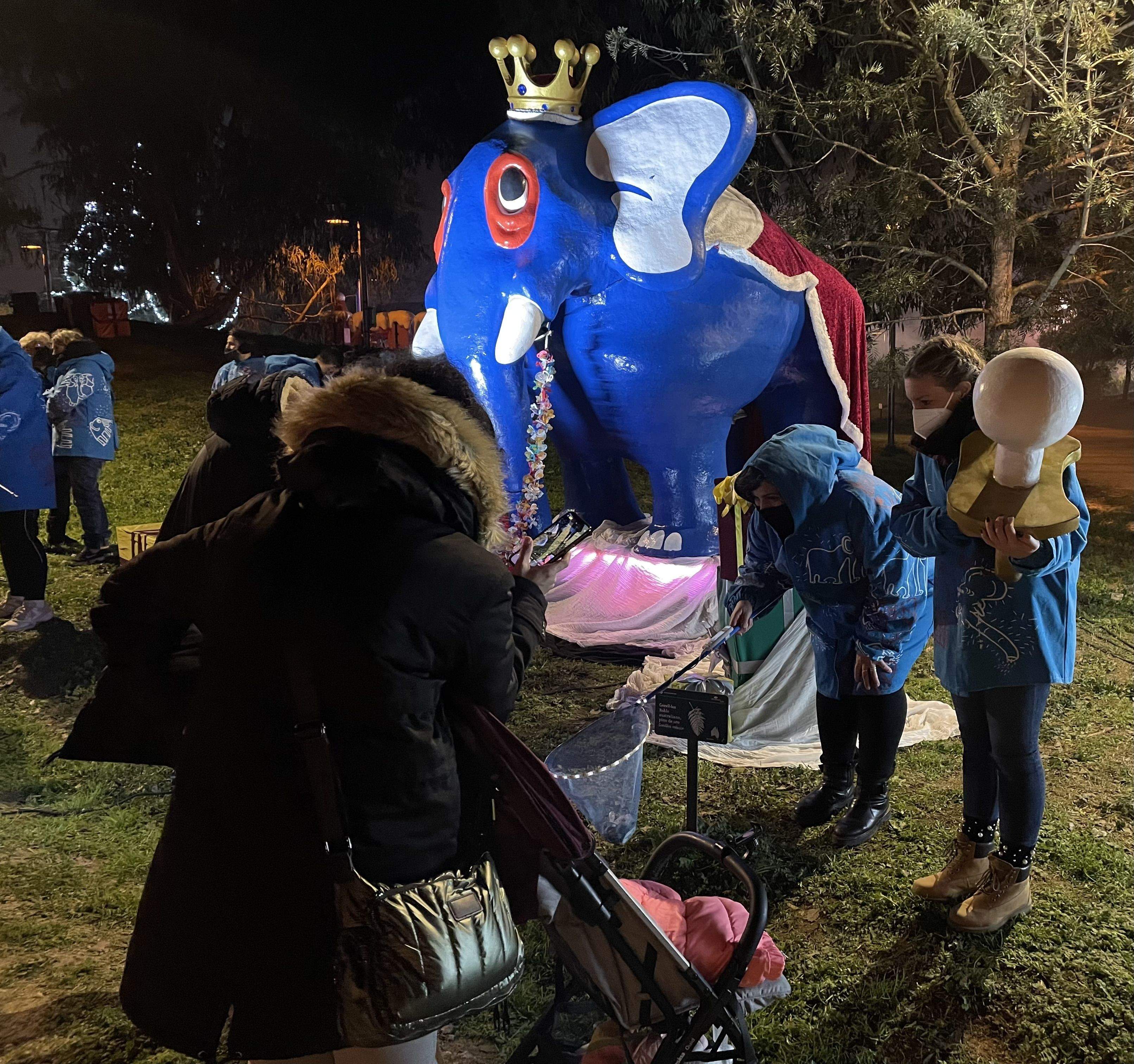 El Bòjum recull un xumet d'un infant de Rubí. FOTO: Arnau Martínez El Bòjum recull un xumet d'un infant de Rubí. FOTO: Arnau Martínez
