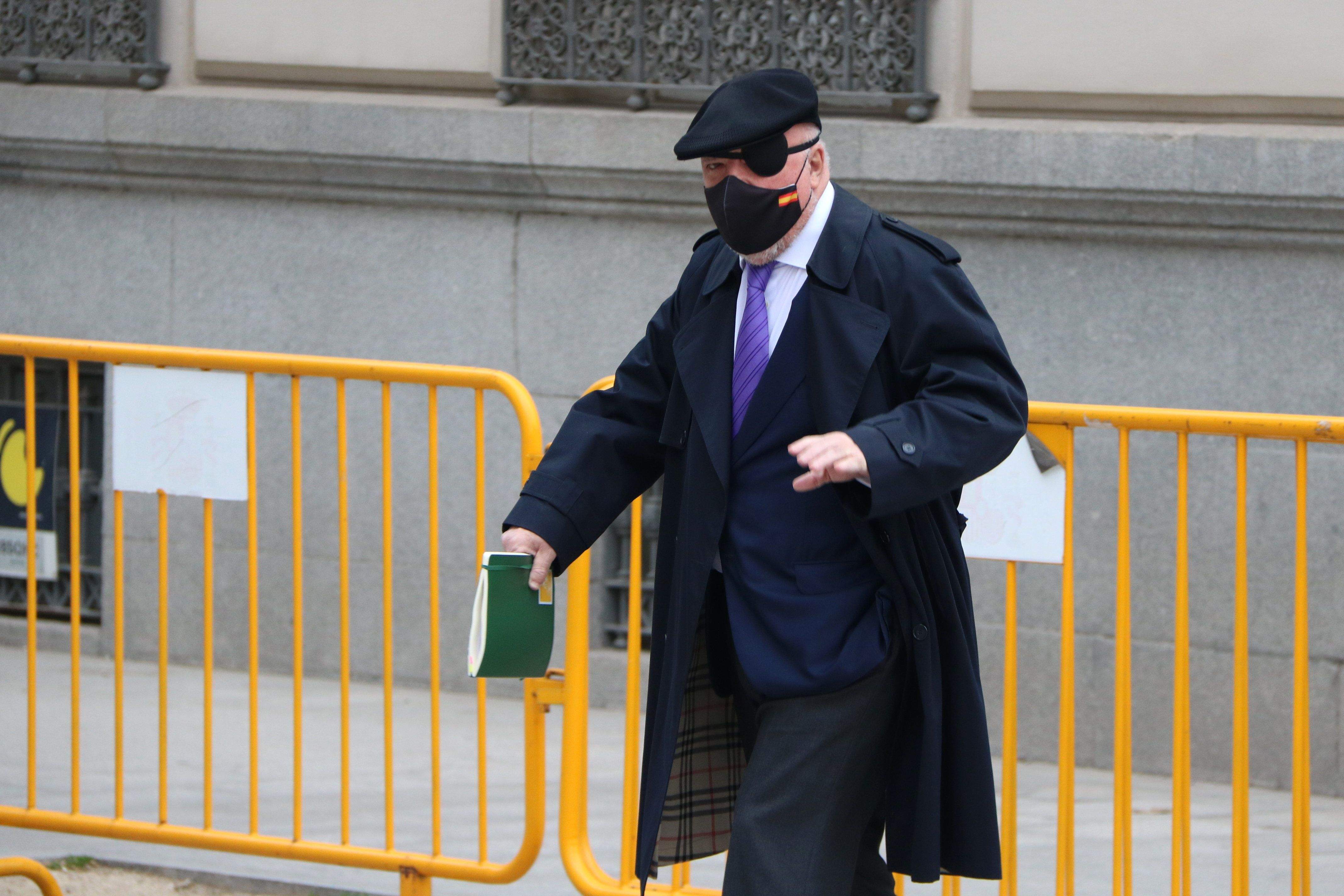 Villarejo a l'entrada a l'Audiència Nacional el dia després de quedar en llibertat provisional, març de 2021. FOTO: Andrea Zamorano (ACN) Villarejo a l'entrada a l'Audiència Nacional el dia després de quedar en llibertat provisional, març de 2021. FOTO: Andrea Zamorano (ACN)