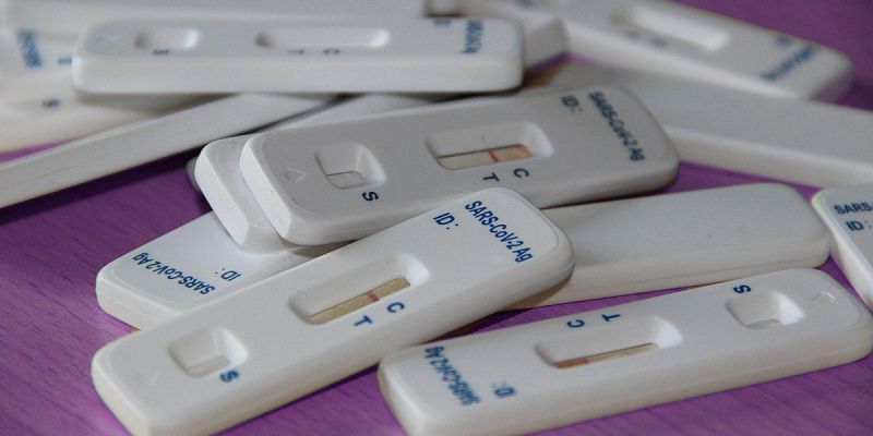 Test d'antígens per detectar la Covid-19. FOTO: Salut