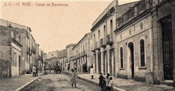 El carrer de Barcelona de Rubí, en el 1915. FOTO: postal antiga de Salvador Casanovas pare 