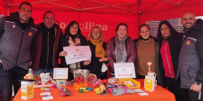 La Fundació Oncolliga de Rubí va instal·lar una carpa informativa. FOTO: Cedida