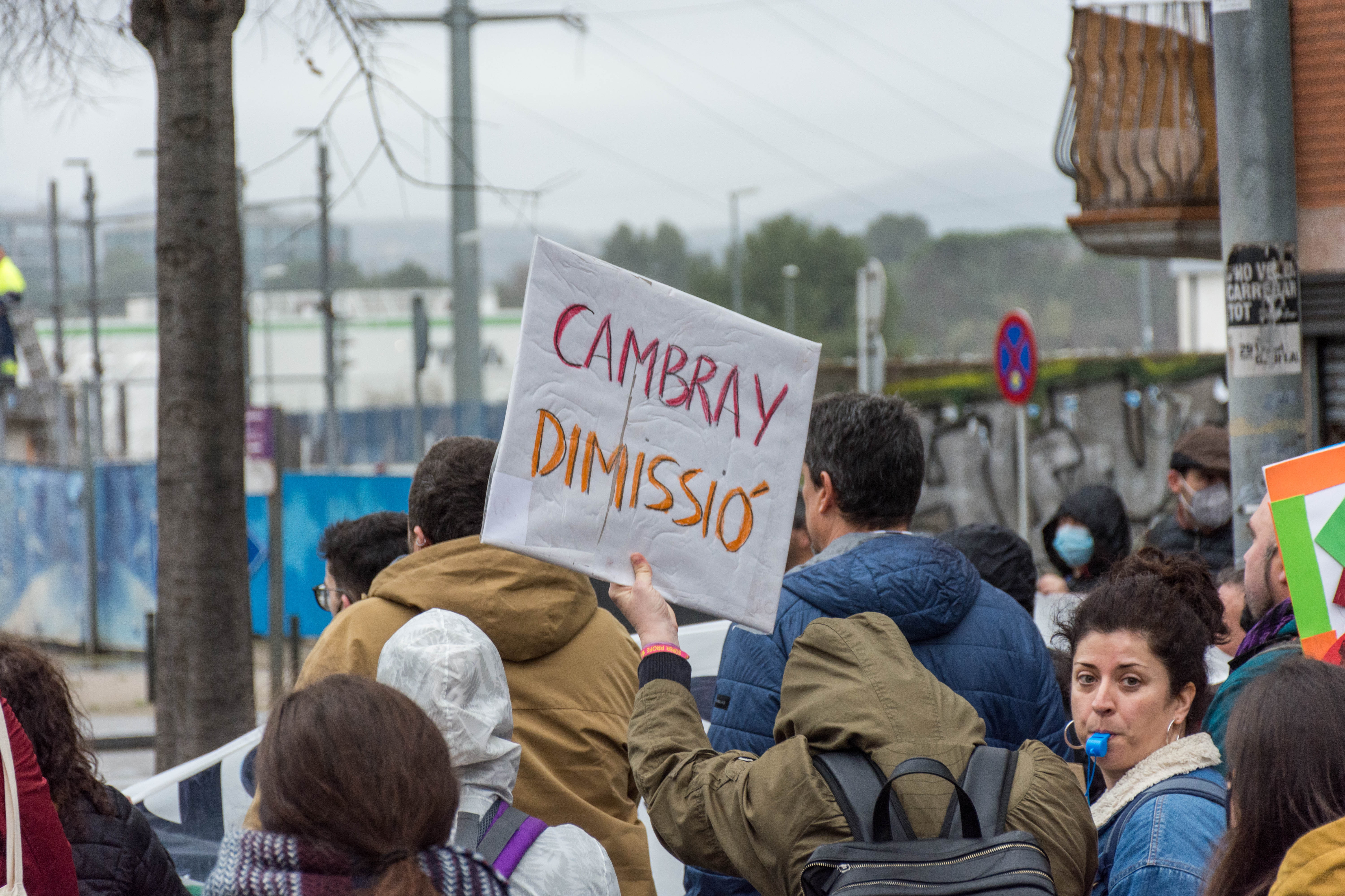 Vaga de professors i tall de trànsit a la carretera de Rubí. FOTO: Carmelo Jiménez