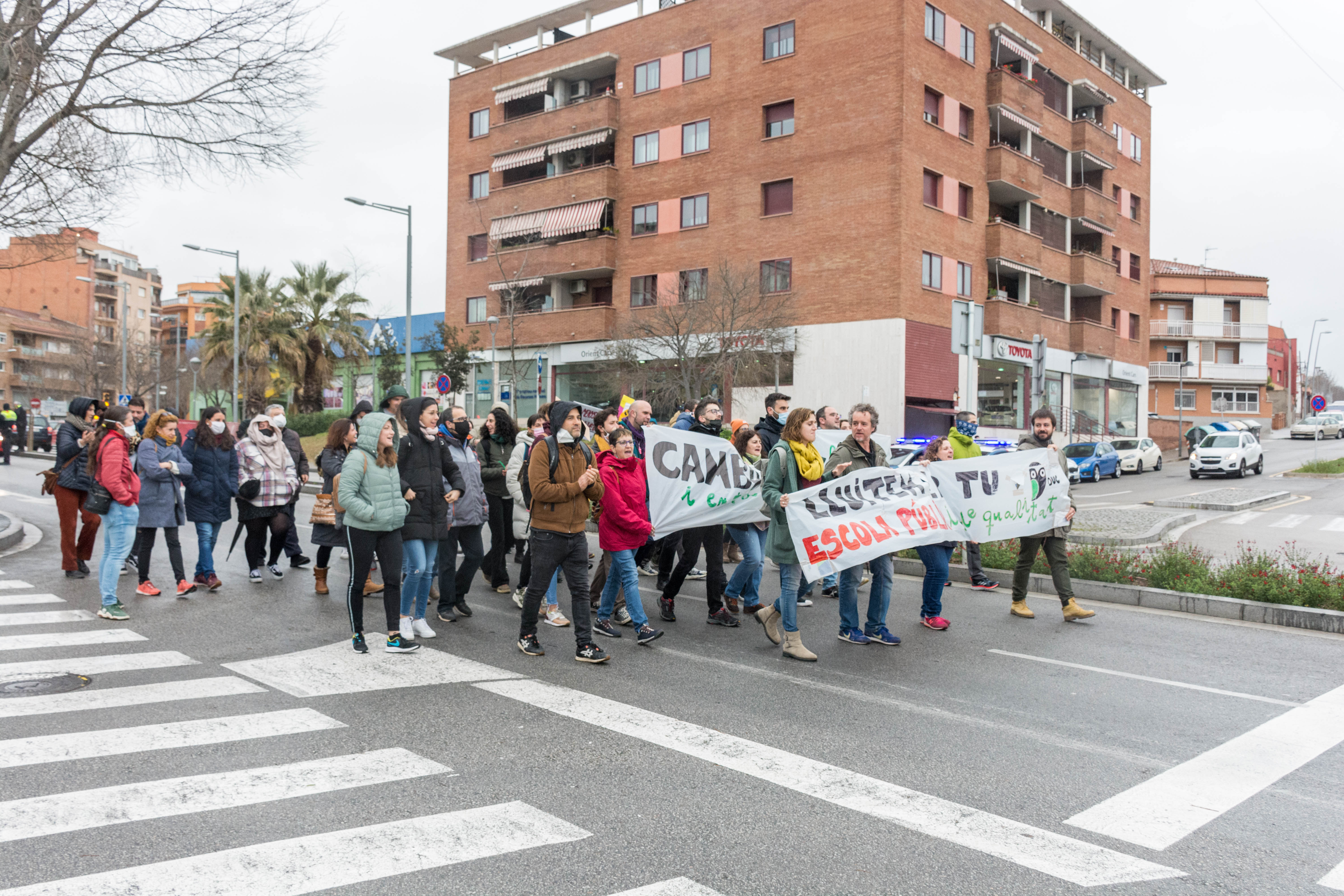  Vaga de professors i tall de trànsit a la carretera de Rubí. FOTO: Carmelo Jiménez