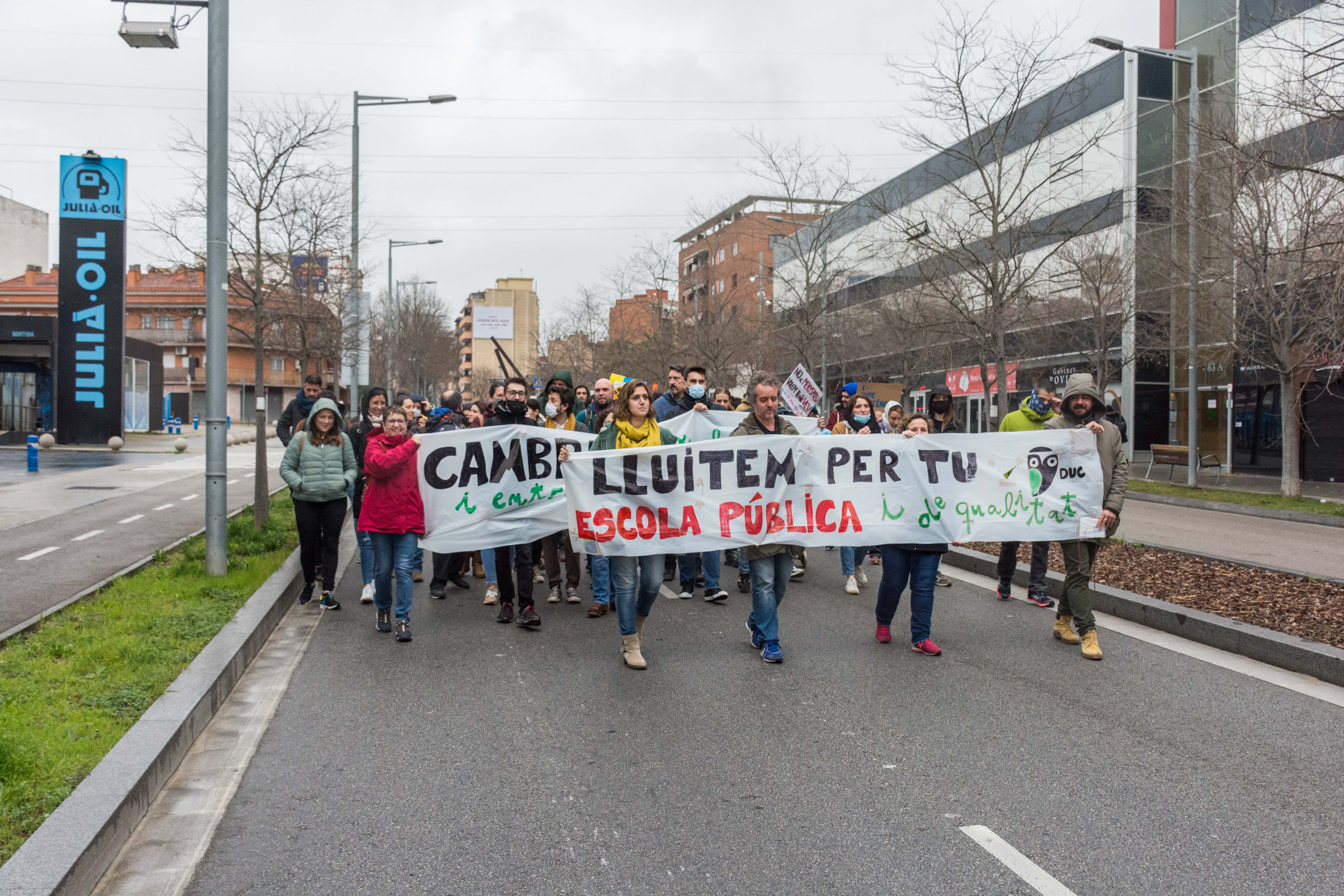 Vaga de professors i tall de trànsit a la carretera de Rubí. FOTO: Carmelo Jiménez