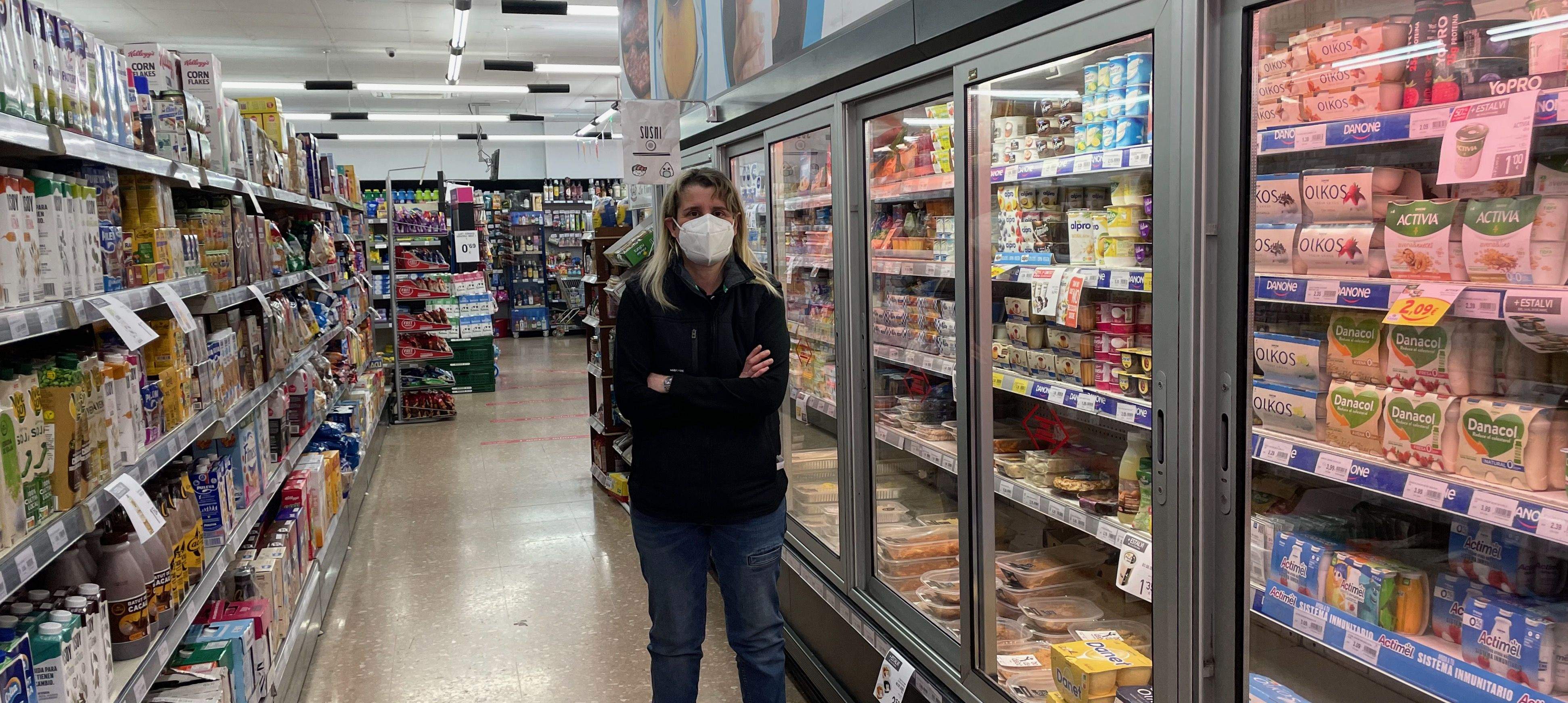 La Contxita Crisol, a la nevera de làctics, on comença a haver-hi escassetat de productes pel tancament de les centrals lleteres. FOTO: NHS