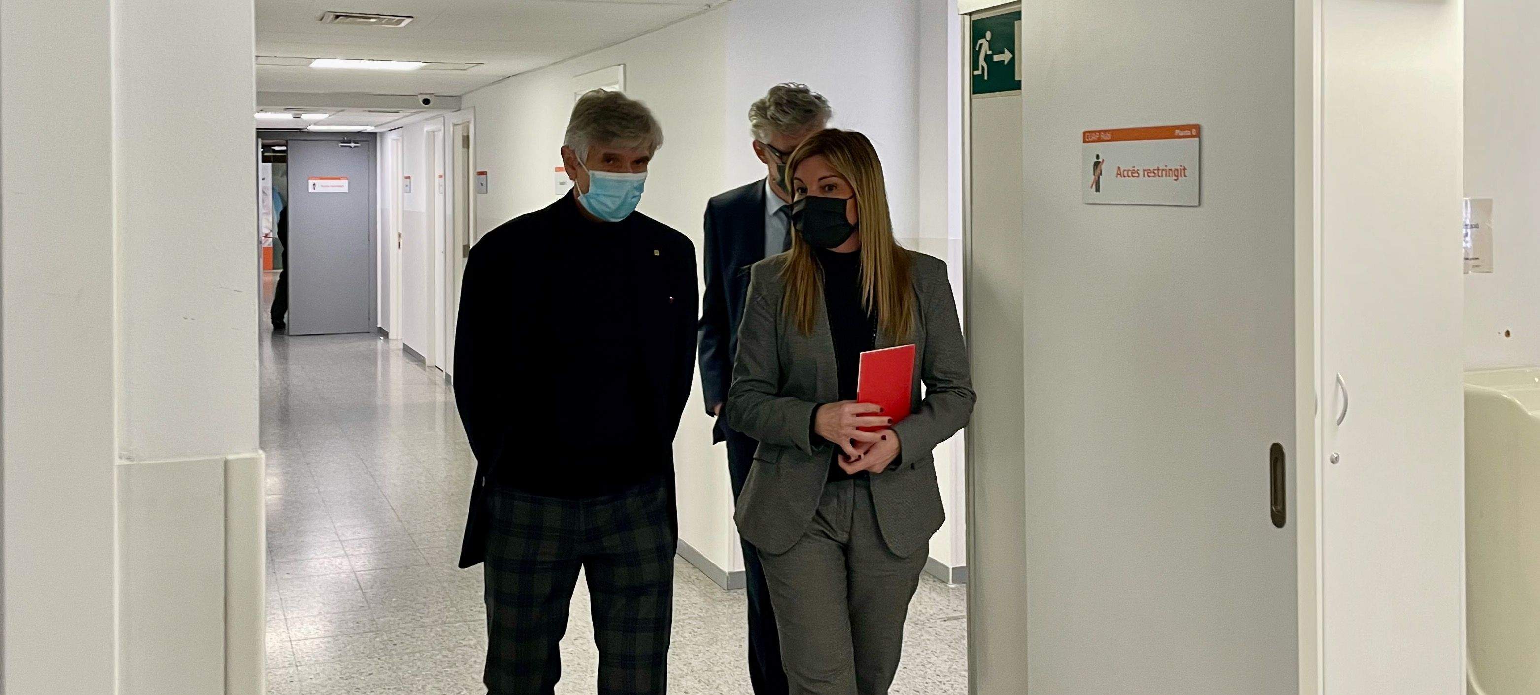 El conseller de Salut, Josep Maria Argimon, i l'alcaldessa de Rubí, Ana María Martínez. FOTO: NHS