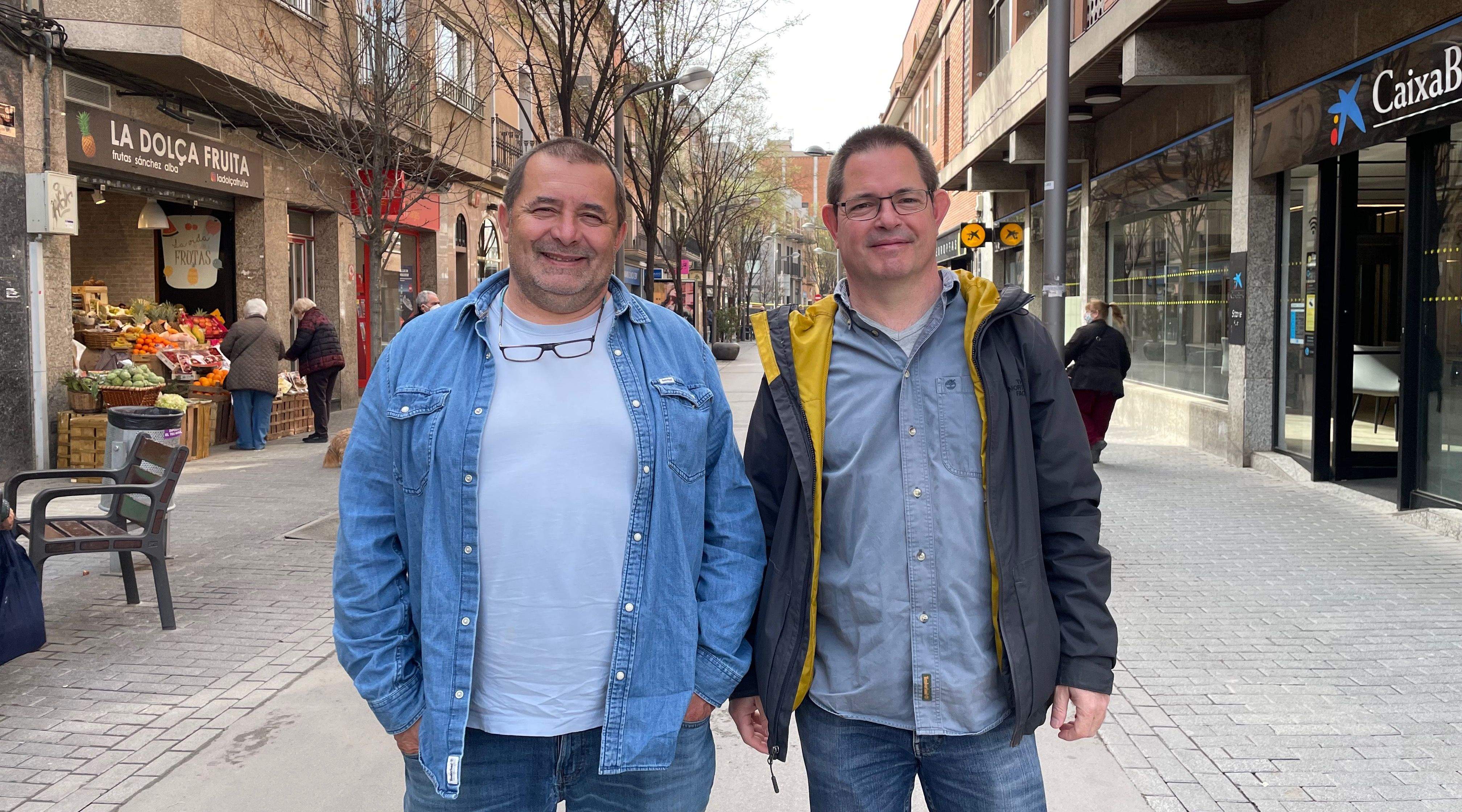 En Pere López (esquerra) i el David Bellmunt, expliquen la seva experiència a la frontera amb Ucraïna. FOTO: NHS
