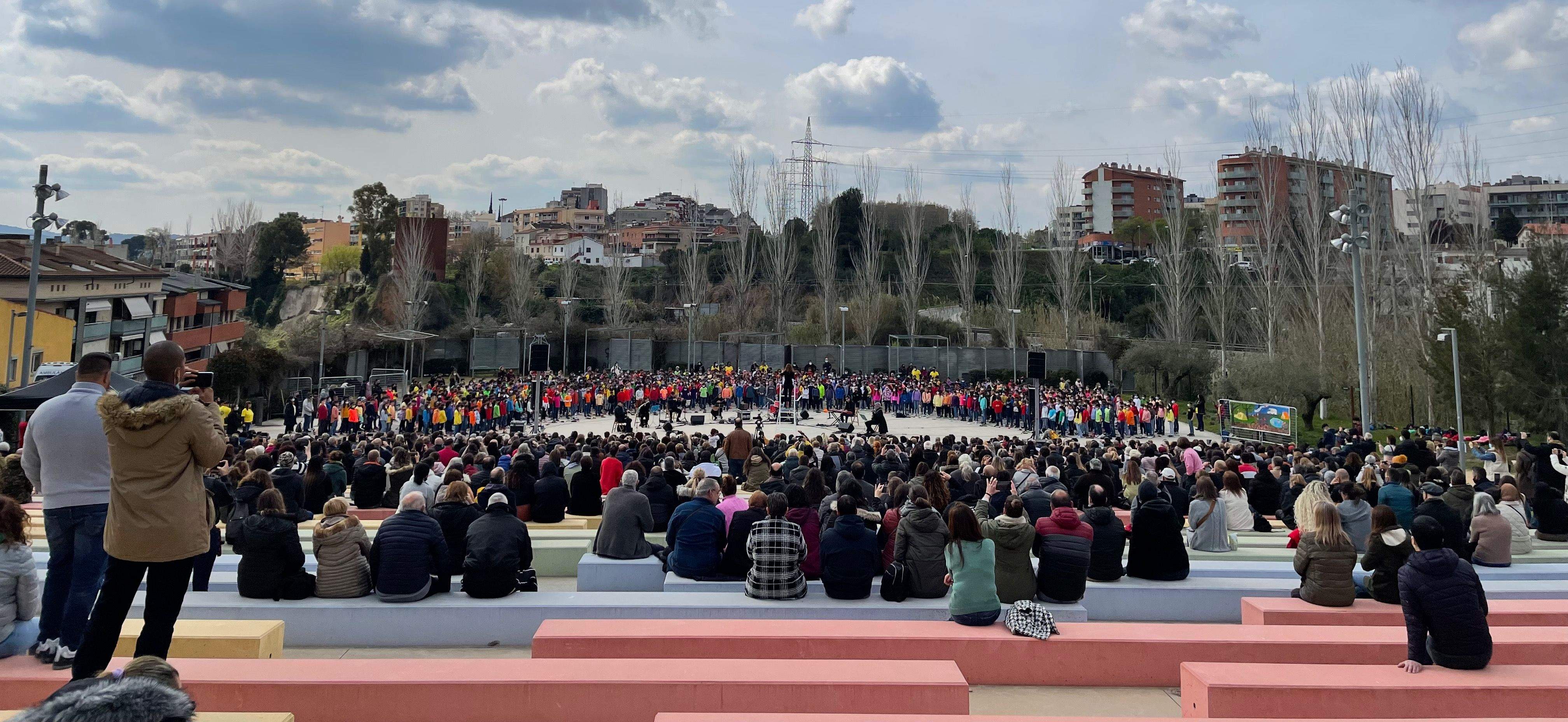 Grades de l'amfiteatre del Castell durant la vuitena edició de la cantata escolar. FOTO: NHS