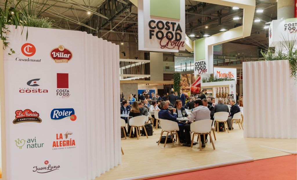 L'estand del grup Costa Food a la fira Alimentaria celebrada al recinte de Gran Via de la Fira de Barcelona. FOTO: Cedida per Grupo Costa Food a l'ACN