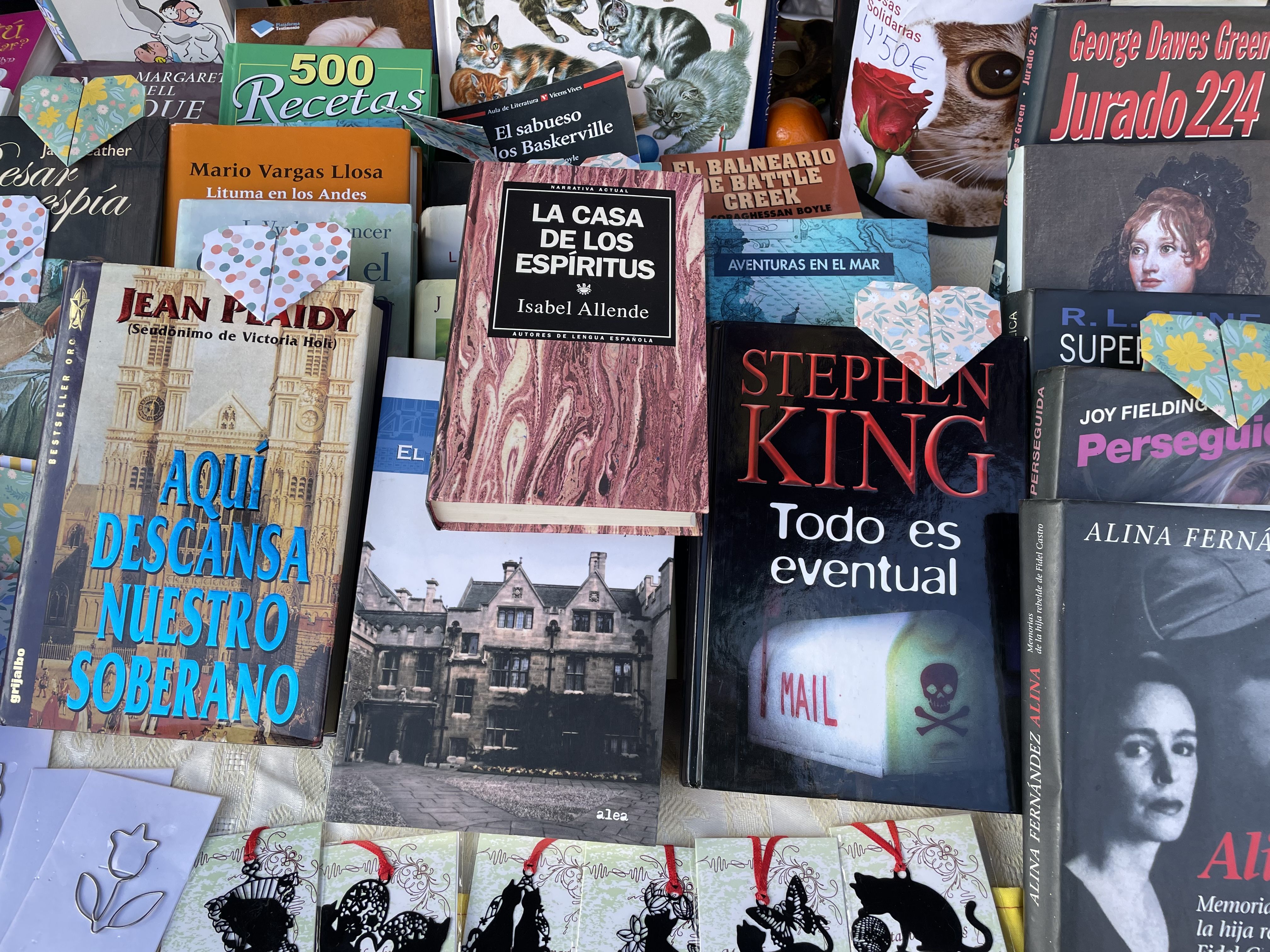 La diada de Sant Jordi recupera la normalitat. FOTO: Arnau Martínez