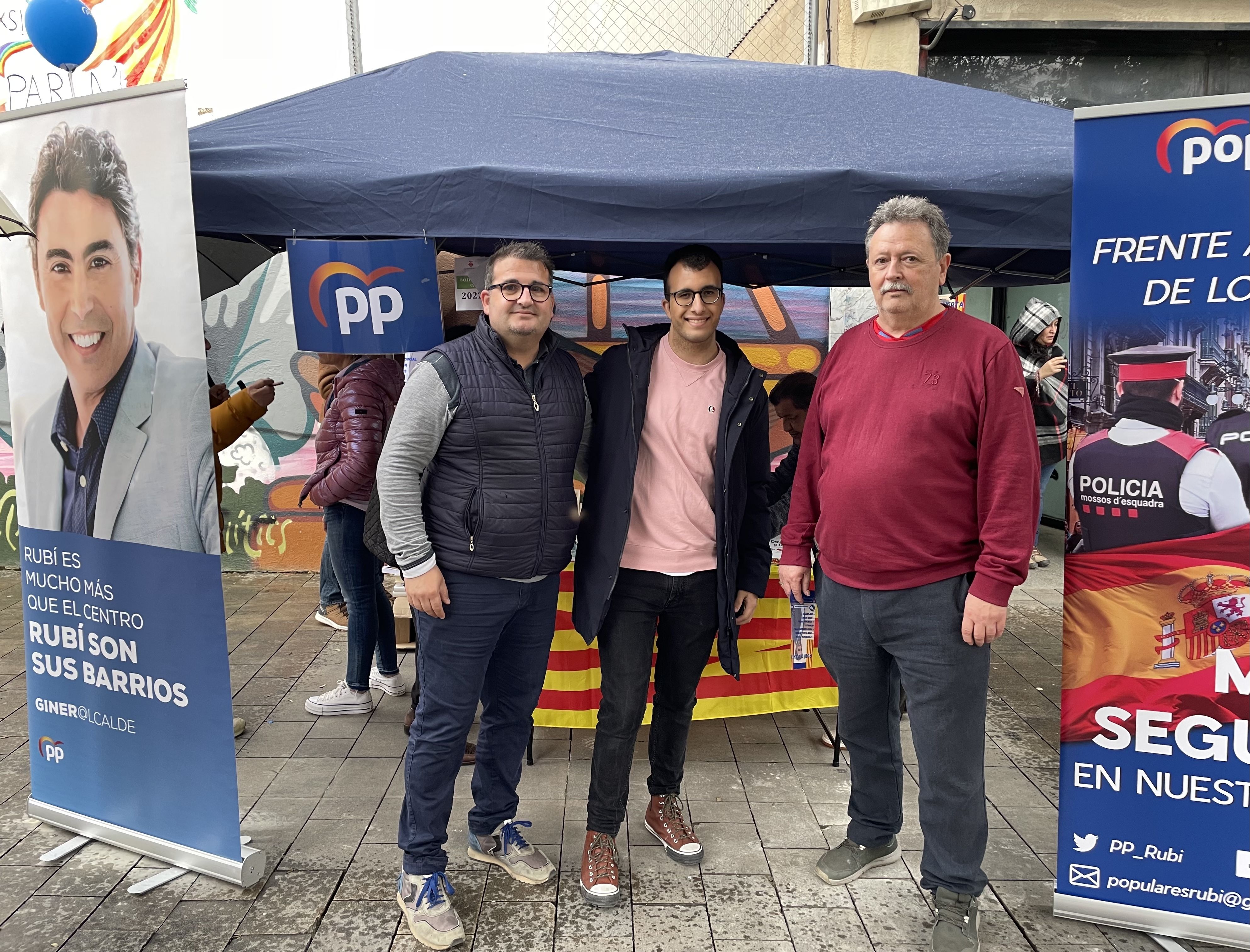 La diada de Sant Jordi recupera la normalitat. FOTO: Arnau Martínez