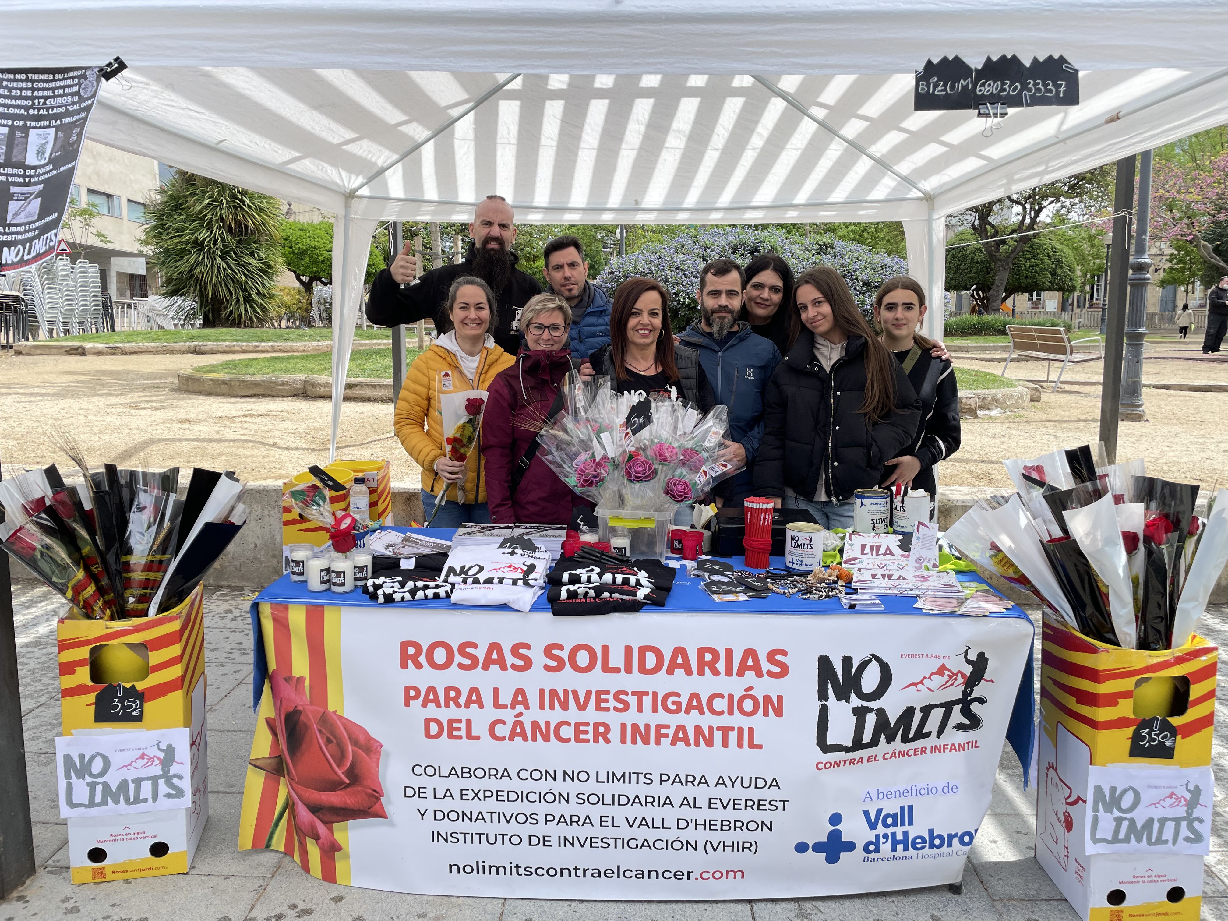 La diada de Sant Jordi recupera la normalitat. FOTO: Arnau Martínez