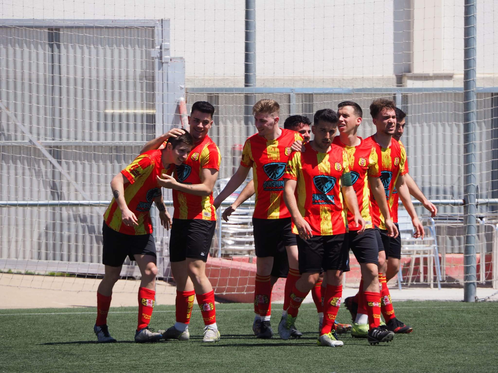 Els jugadors del Veinti, durant el partit contra el CFU Mirasol-Bacó. FOTO: Cedida