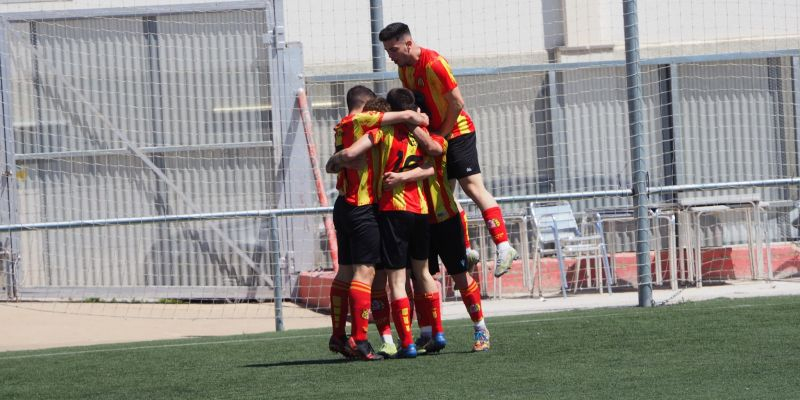 Els jugadors del Veinti celebrant un dels gols. FOTO: Cedida