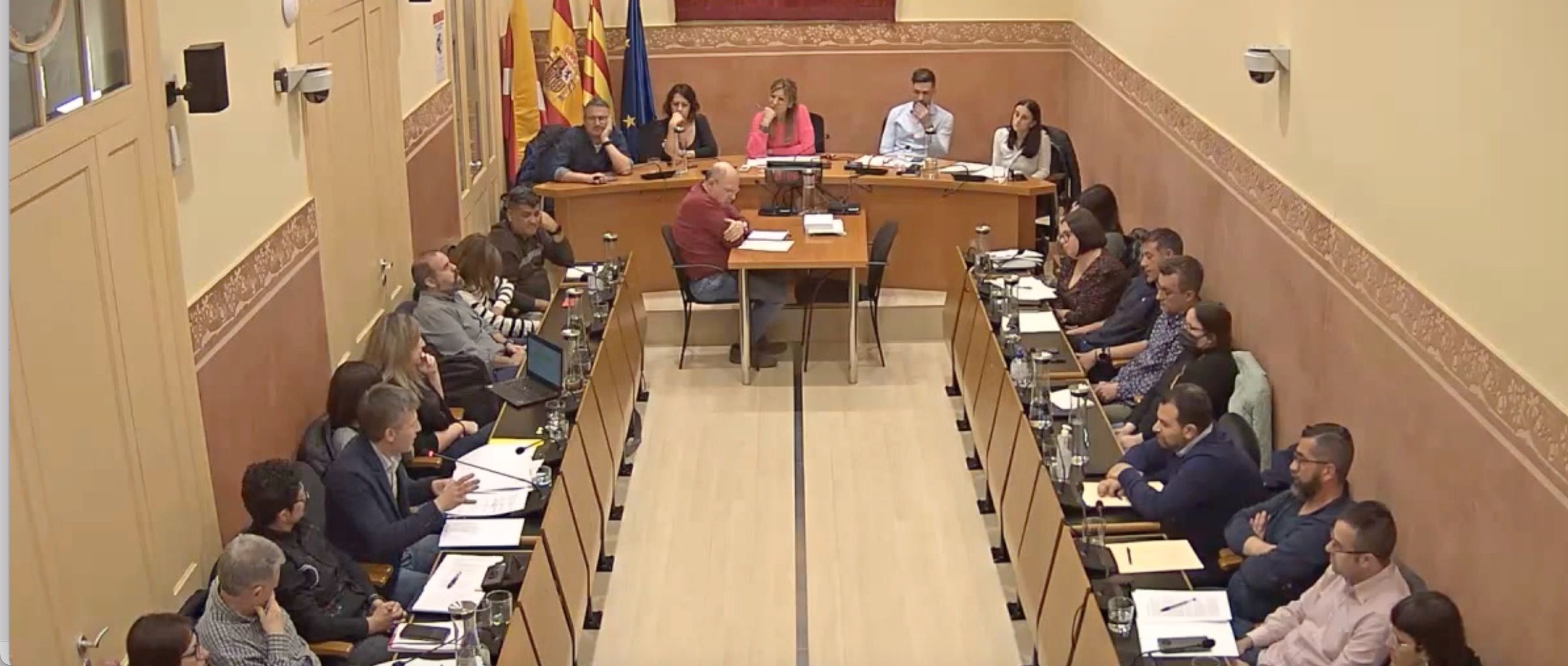 Ple municipal extraordinari de les 23 h