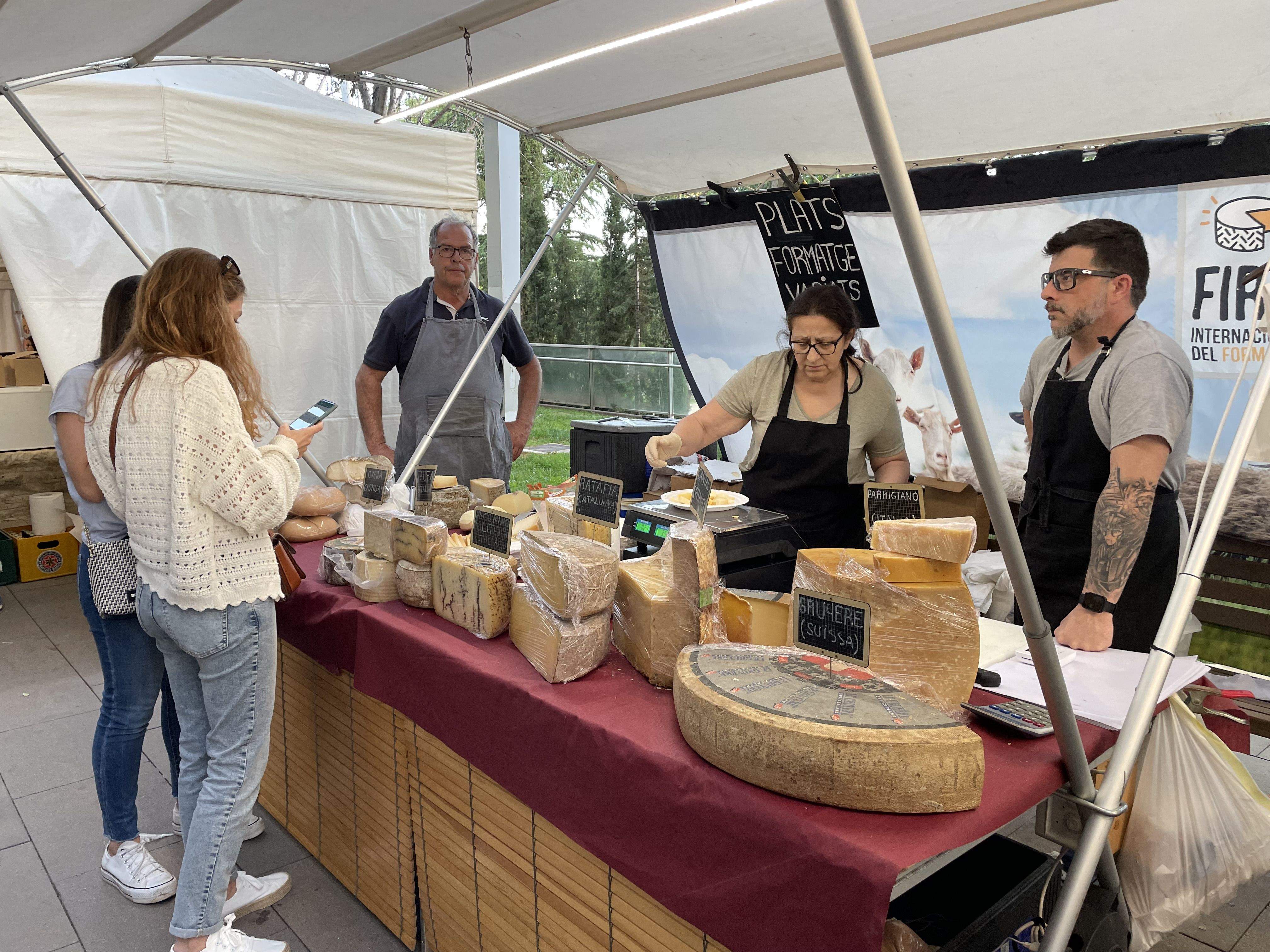 Comença la Fira de la Cervesa Artesana i el Formatge a Rubí. FOTO: Arnau Martínez
