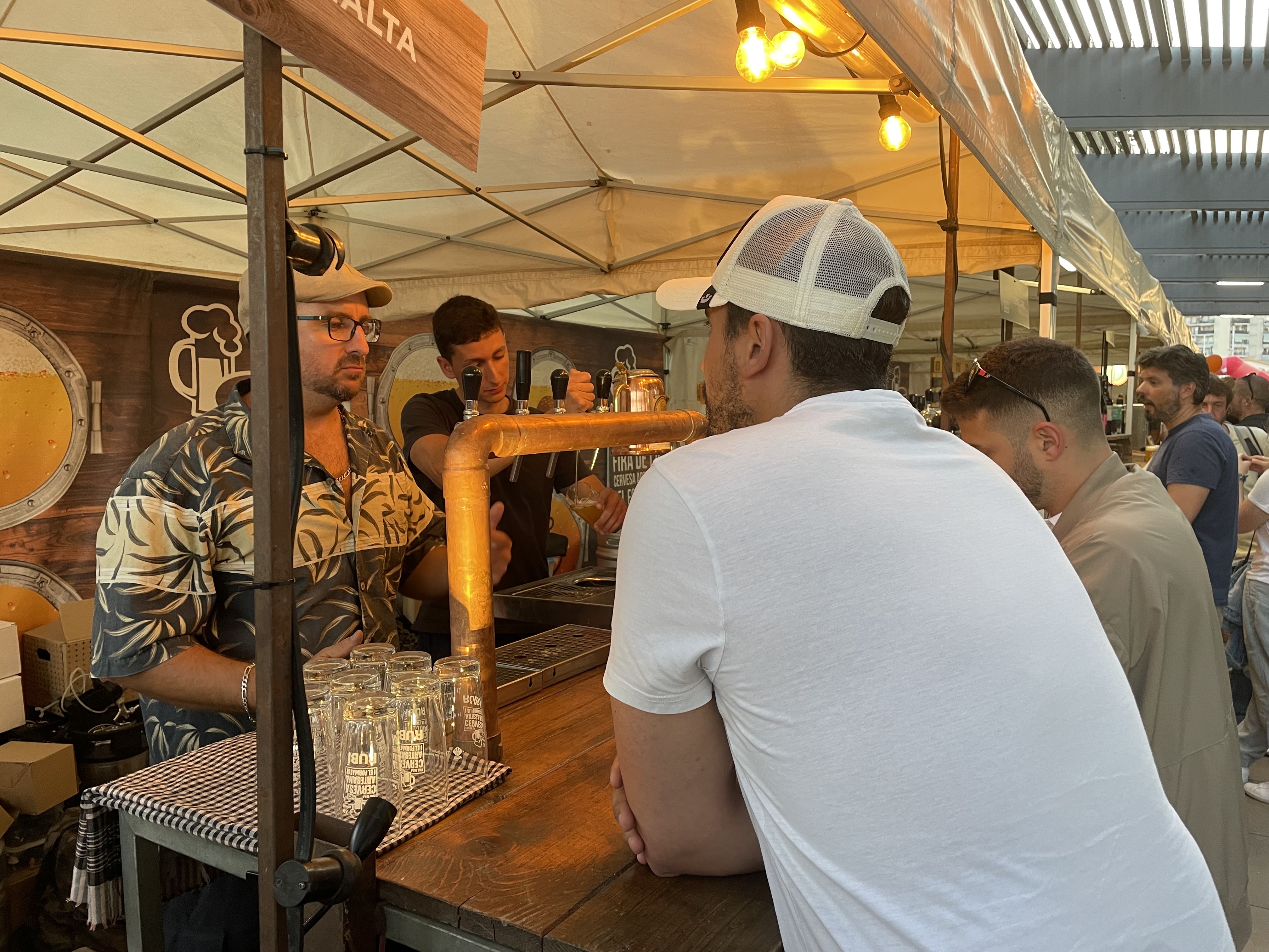 Rubí celebra de nou la Fira de la Cervesa Artesana i el Formatge. FOTO: Arnau Martínez