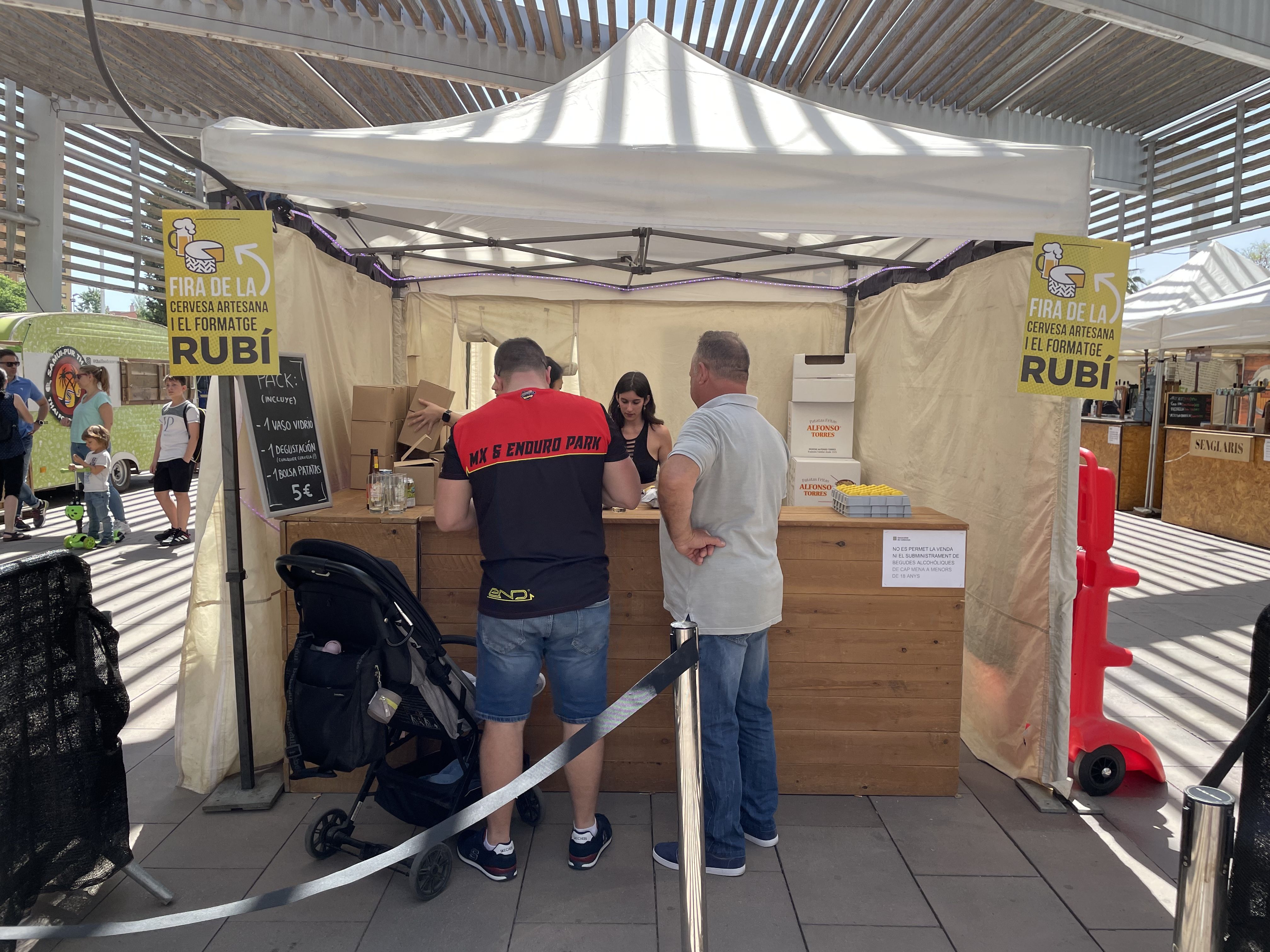 Rubí celebra de nou la Fira de la Cervesa Artesana i el Formatge. FOTO: Arnau Martínez