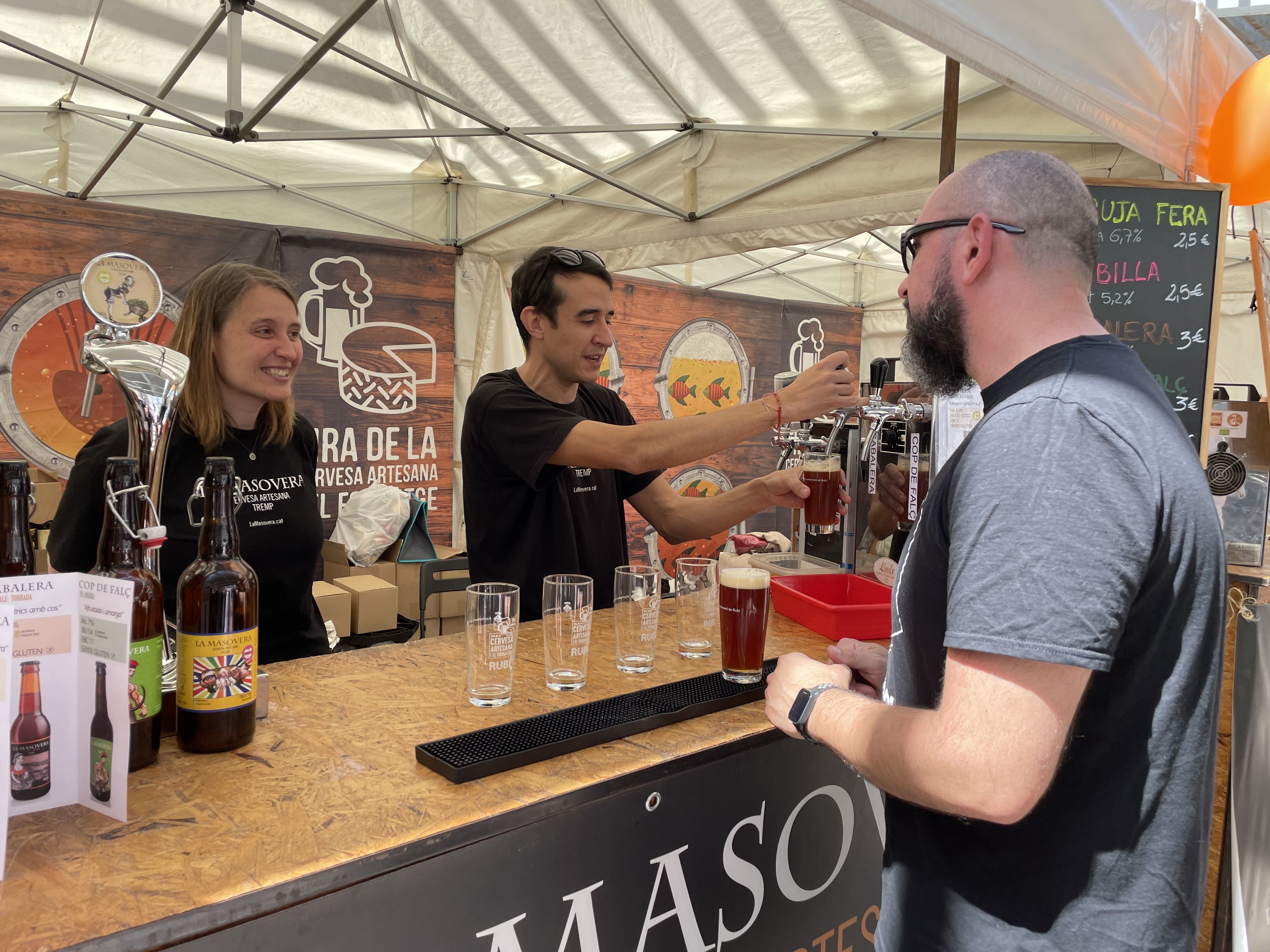 Rubí celebra de nou la Fira de la Cervesa Artesana i el Formatge. FOTO: Arnau Martínez