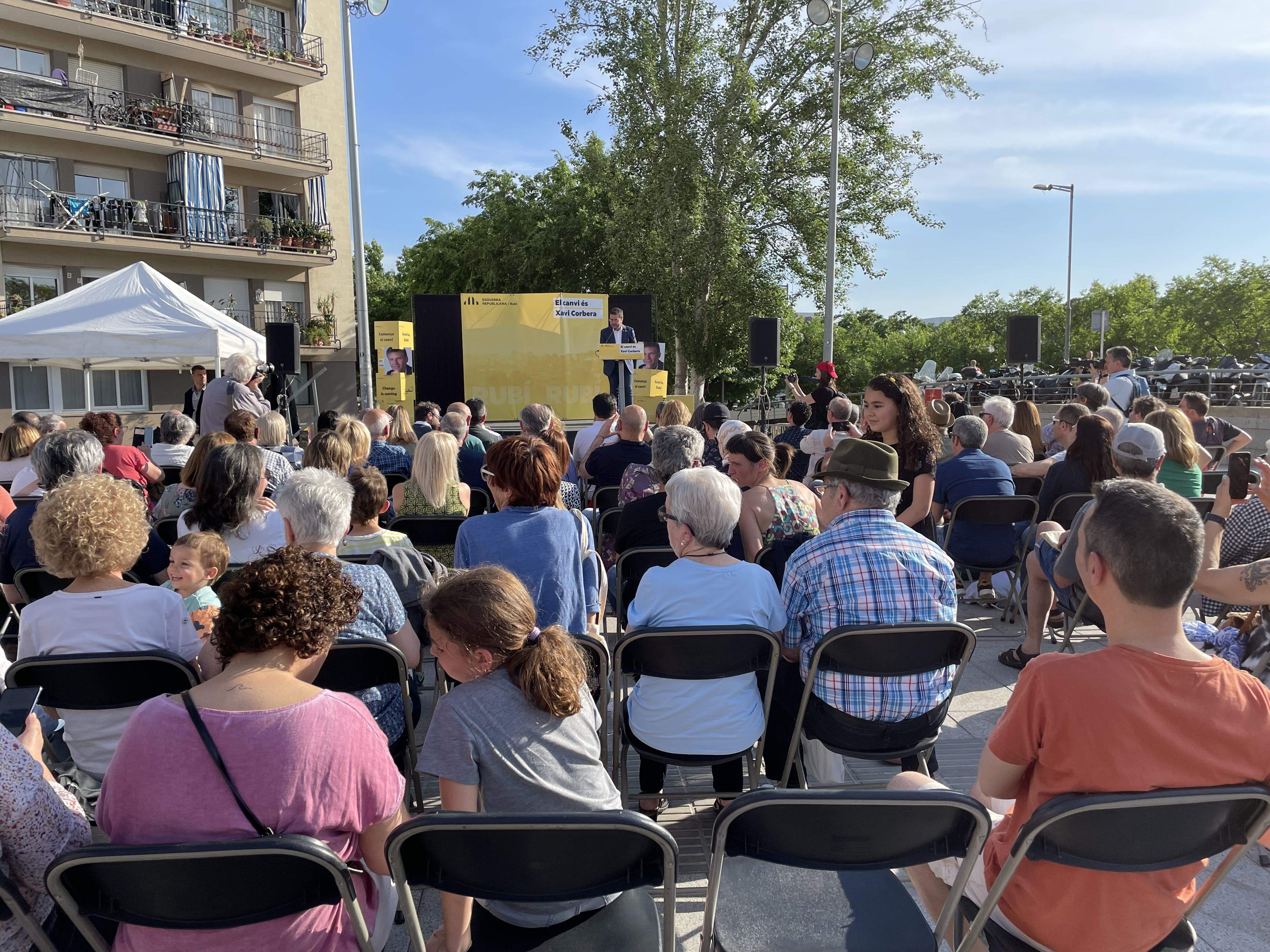 Pere Aragonès ha visitat Rubí per donar suport a Xavi Corbera. FOTO: Arnau Martínez