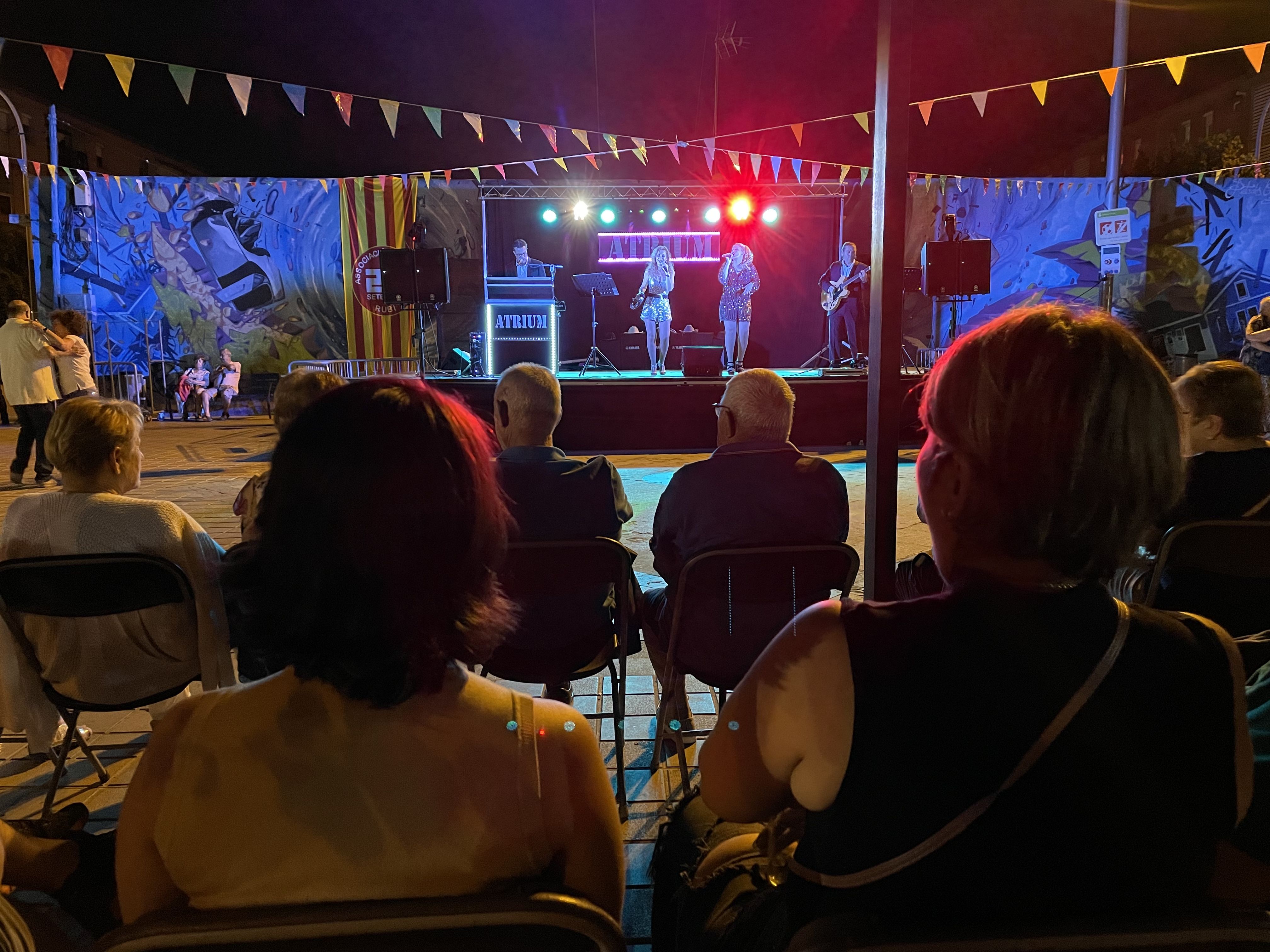 El barri del 25 de Setembre gaudeix de les seves festes. FOTO: Arnau Martínez