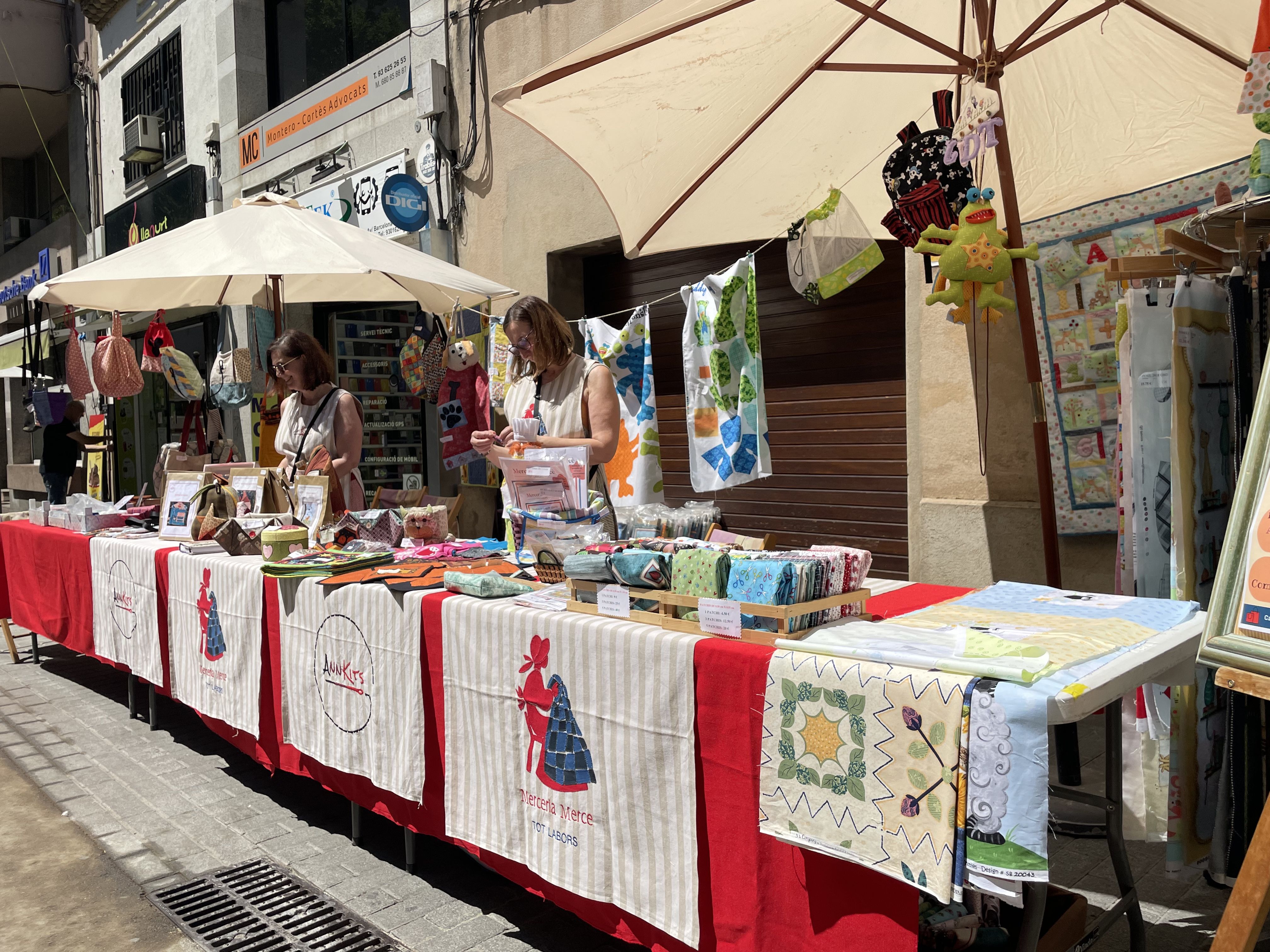 Rubí gaudeix d'una nova edició de la Botiga al Carrer. FOTO: Arnau Martínez