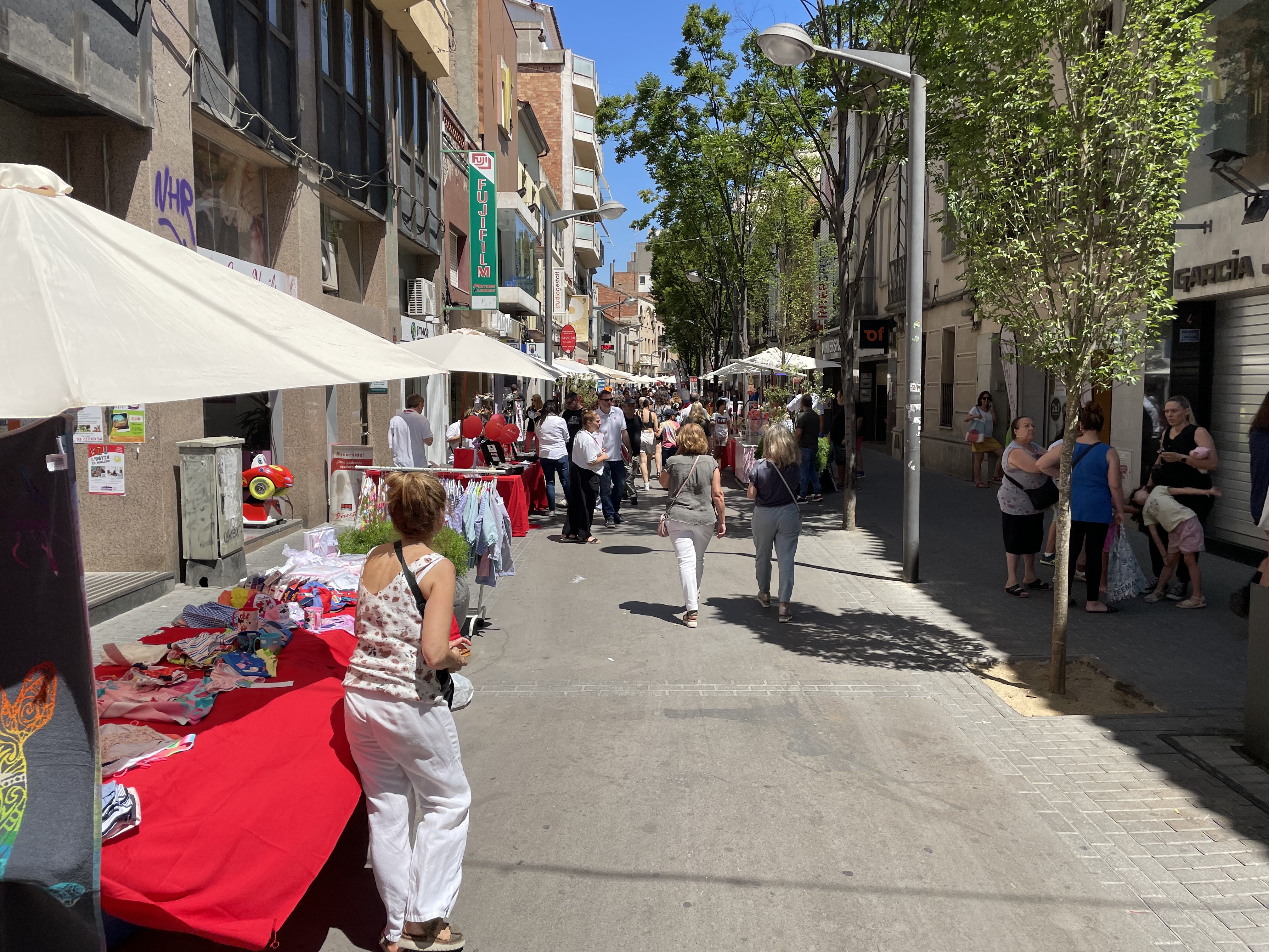 Rubí gaudeix d'una nova edició de la Botiga al Carrer. FOTO: Arnau Martínez